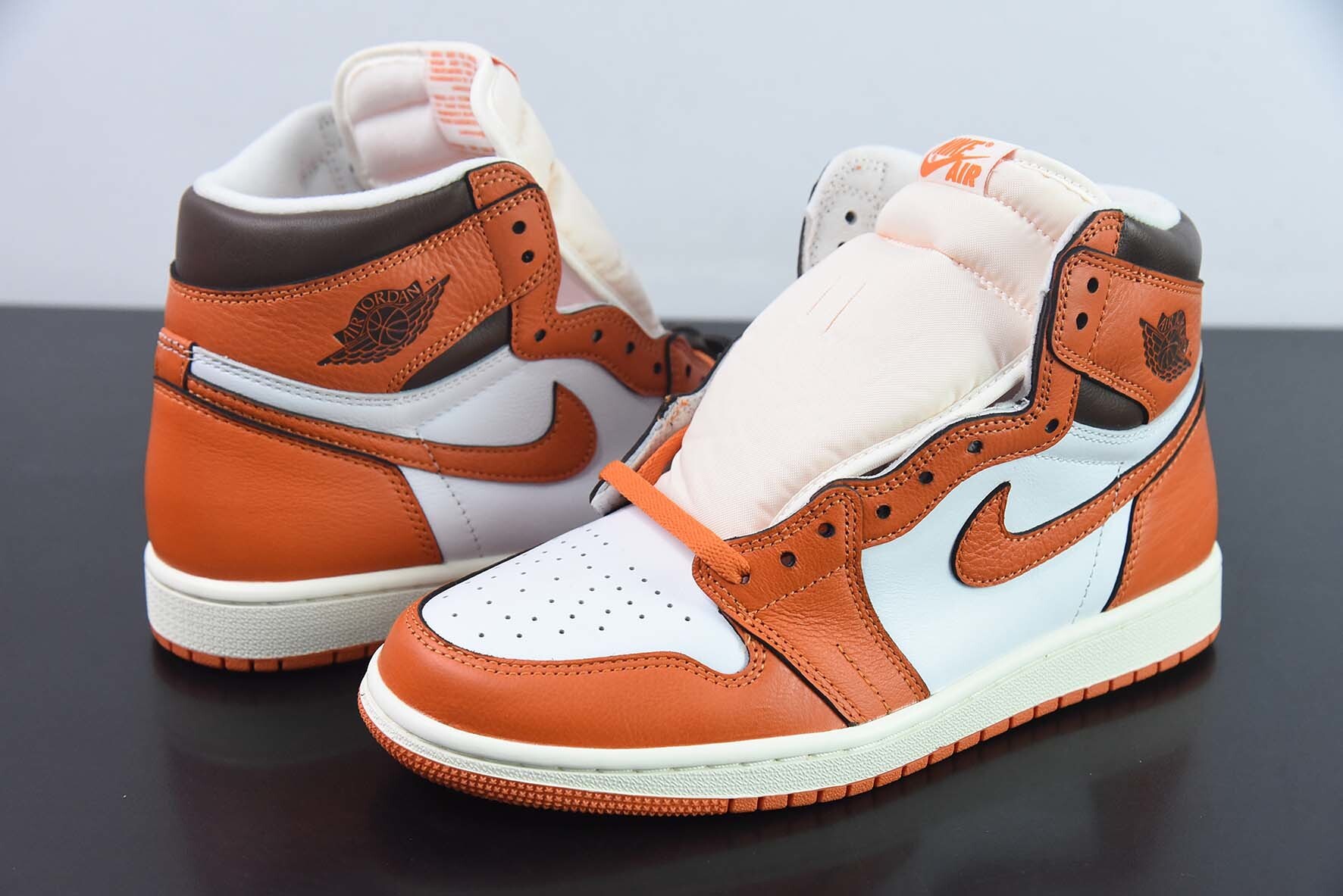 LEC95988757 Air Jordan 1 Jordan 1 High Top Basketball Shoes / White DO9369-101 2023