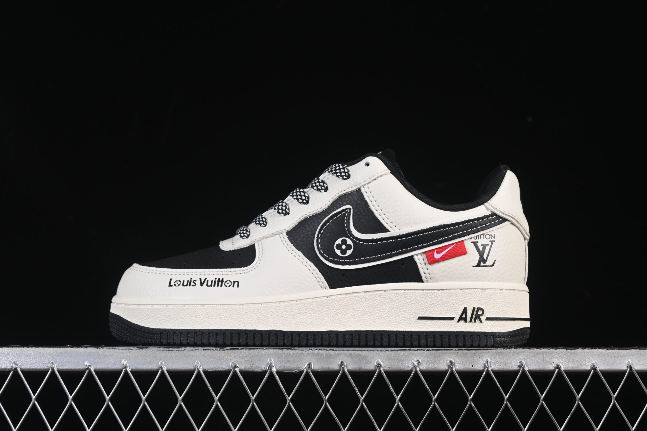 Nike Air Force 1'07 Low LV Collaboration Cream Black Air Force 1 Low Top Casual Skate Shoes DD1982-321