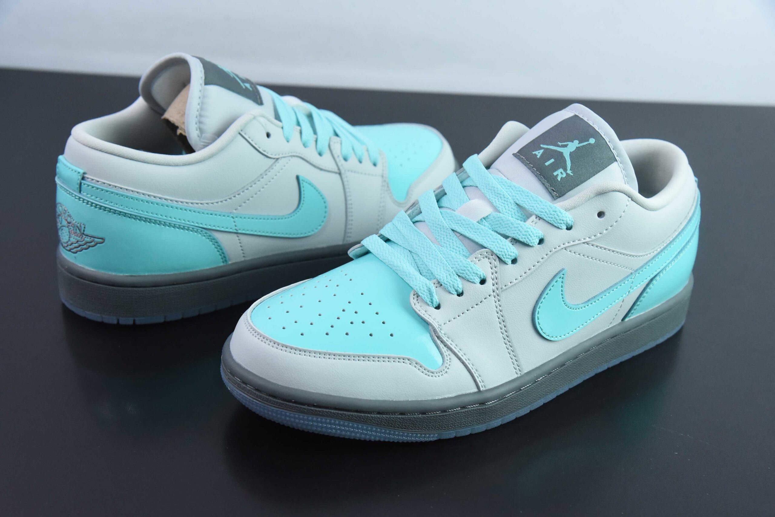 MAJI63744831 Nike Air Jordan 1 Grey Green Low Top Culture Casual Skate Shoes HQ3599-025