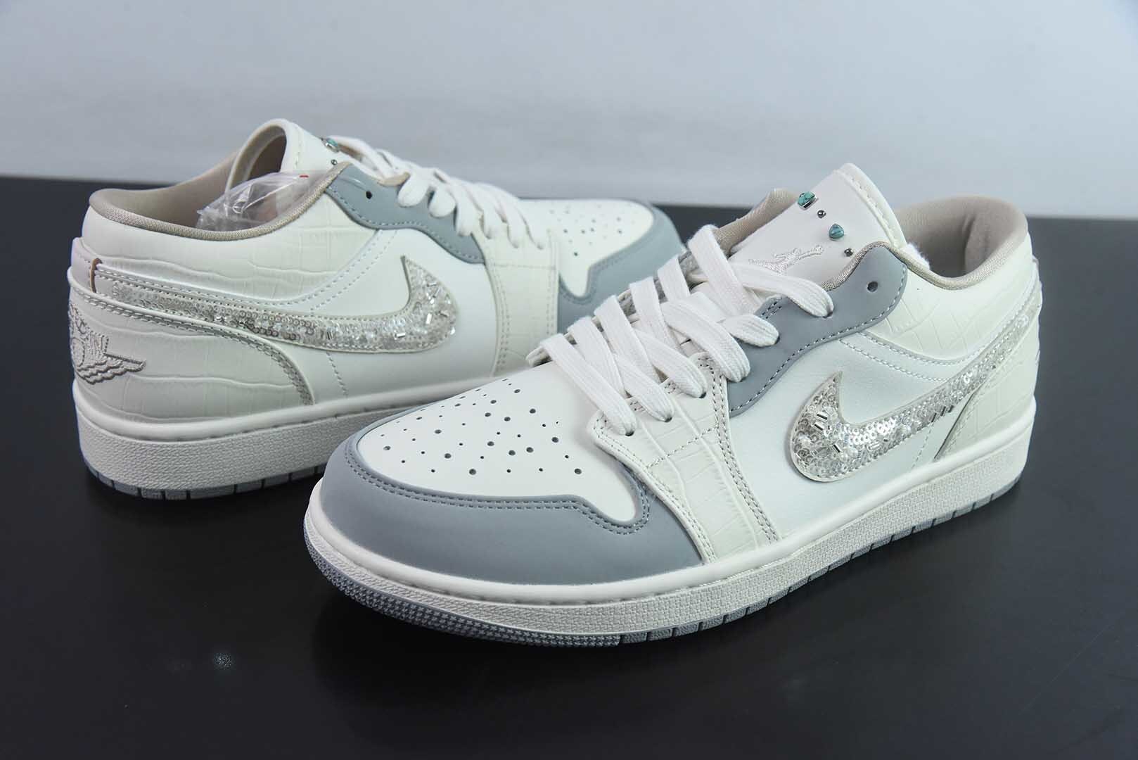NAJV43111331 Nike Air Jordan 1 Jordan 1 White Low Top Culture Casual Skate Shoes IH7323 100