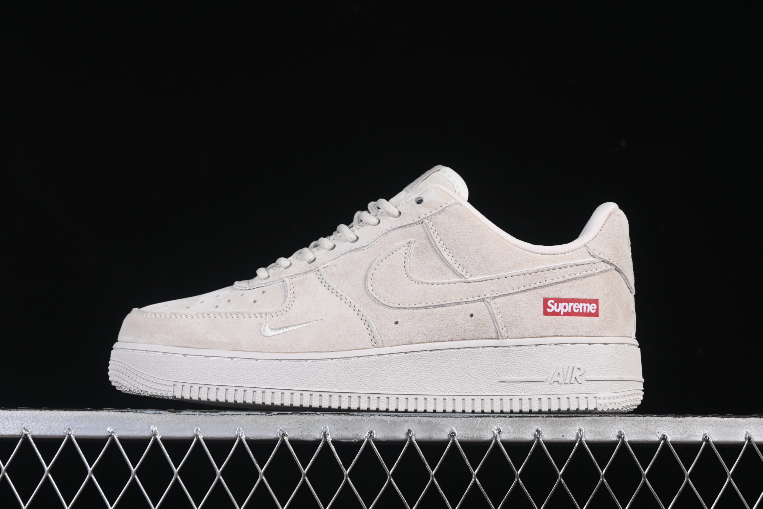 Nike Air Force 1'07 Low Supreme Collaboration Air Force 1 Low Top Casual Skate Shoes DF0188-116