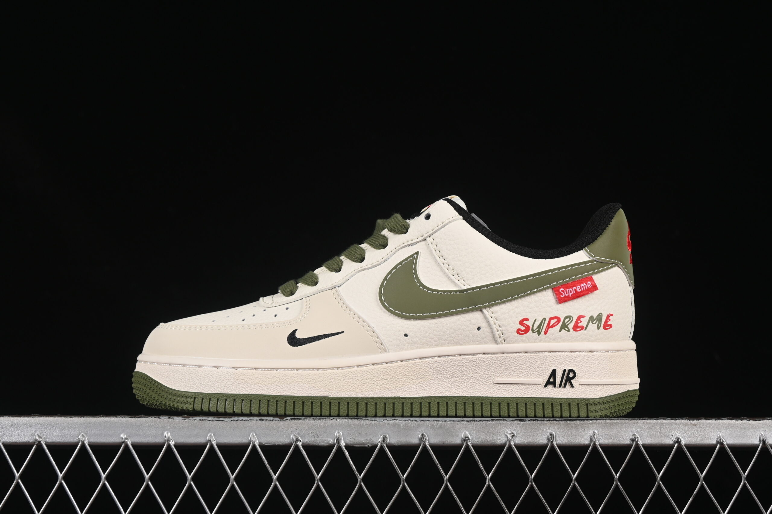 Nike Air Force 1'07 Low Supreme Collaboration Green Red Air Force 1 Low Top Casual Skate Shoes XS1958-566