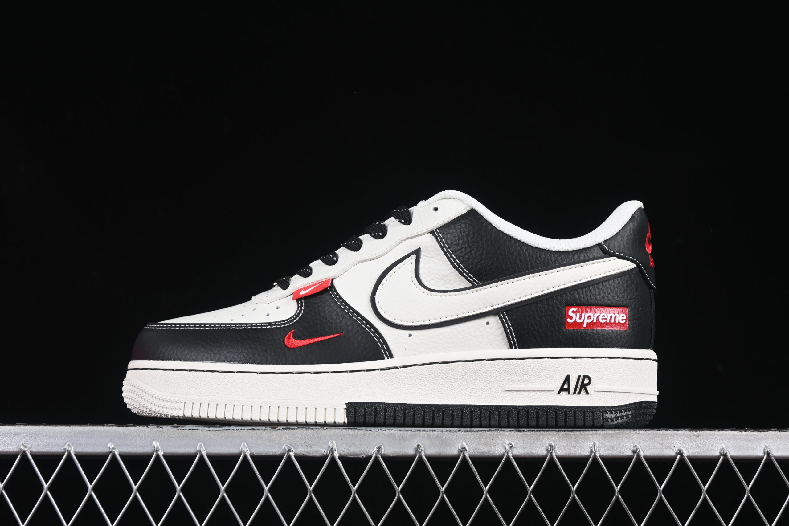 Nike Air Force 1'07 Low Supreme Collaboration Red Air Force 1 Low Top Casual Skate Shoes CS5288-004