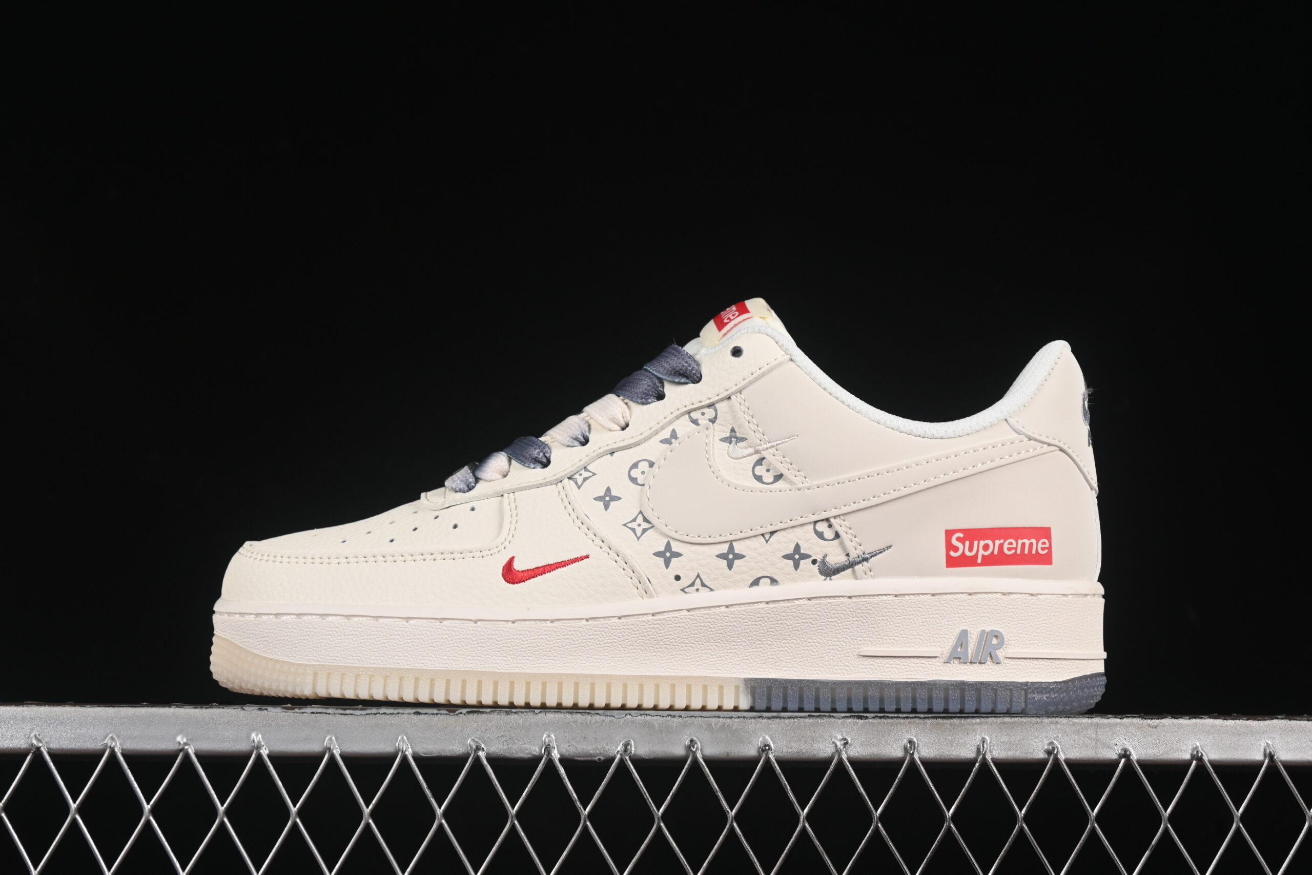 Nike Air Force 1'07 Low Supreme Collaboration Grey Air Force 1 Low Top Casual Skate Shoes HH7518-077