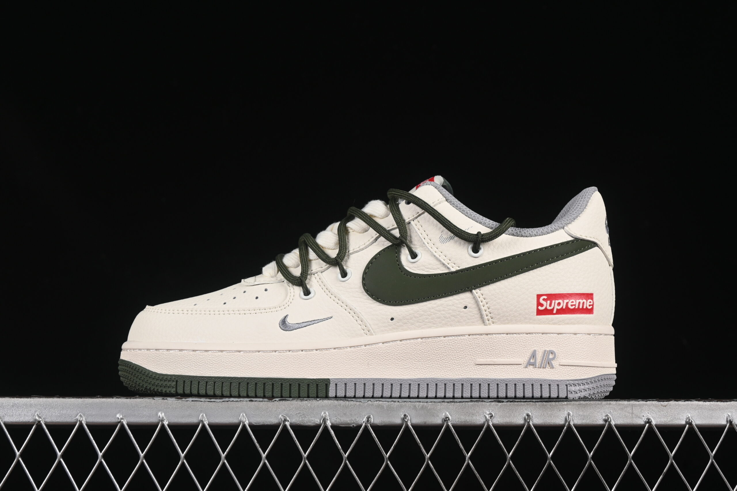 Nike Air Force 1'07 Low Supreme Collaboration Grey Green Air Force 1 Low Top Casual Skate Shoes DM6868-070