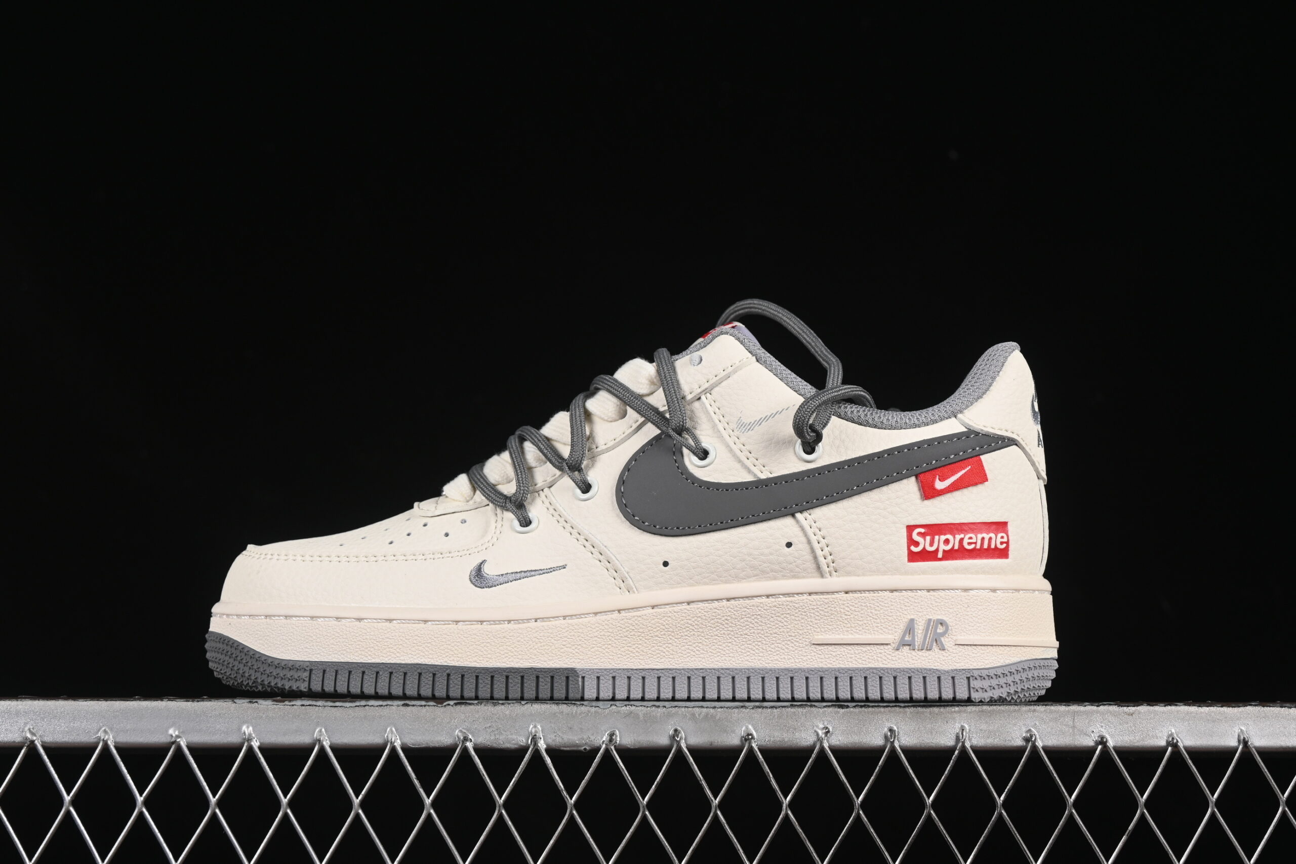 Nike Air Force 1'07 Low Supreme Collaboration Grey Air Force 1 Low Top Casual Skate Shoes DM6868-071
