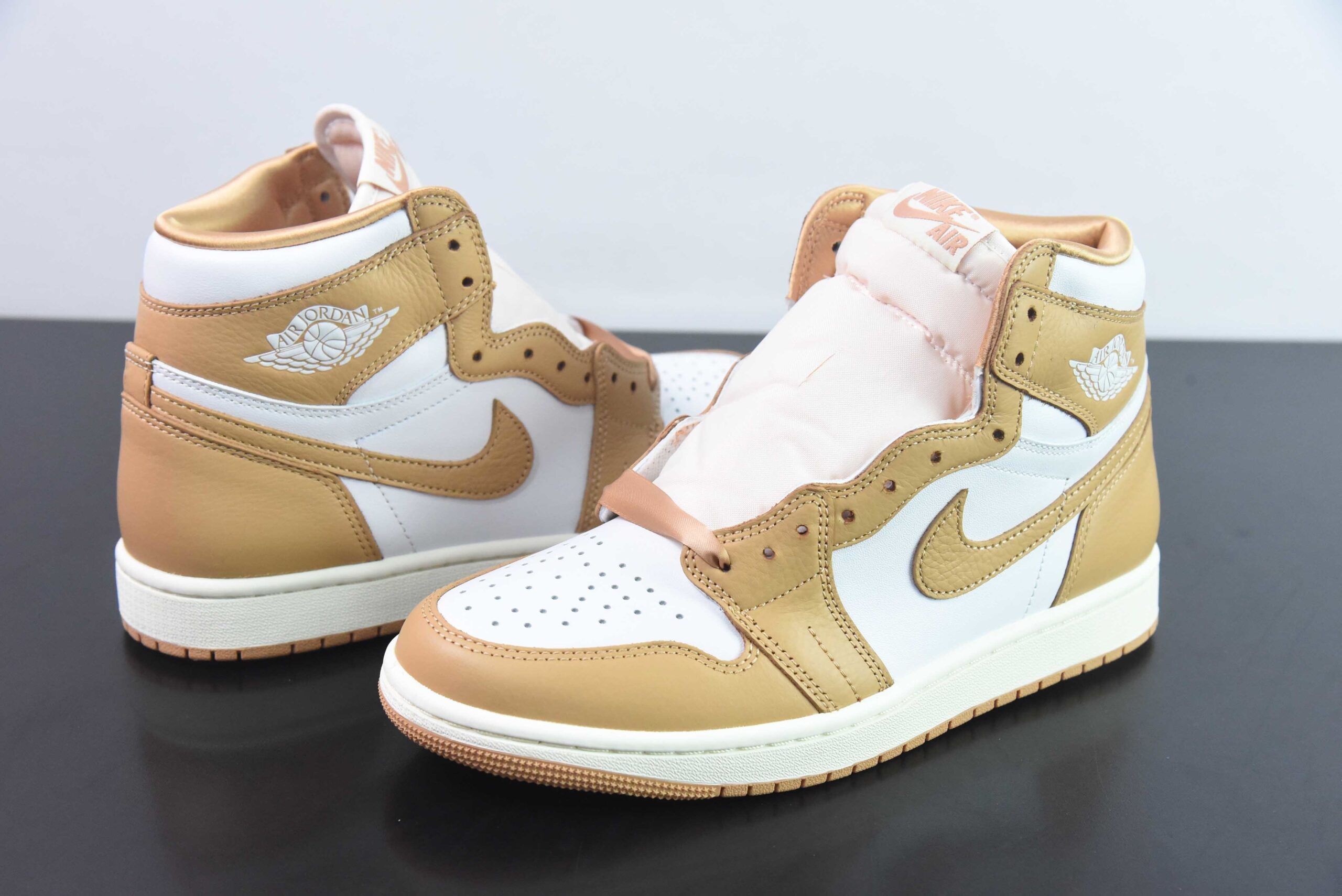OIY27971446 Air Jordan 1 White Brown High Top Retro Basketball Shoes FN6622-201