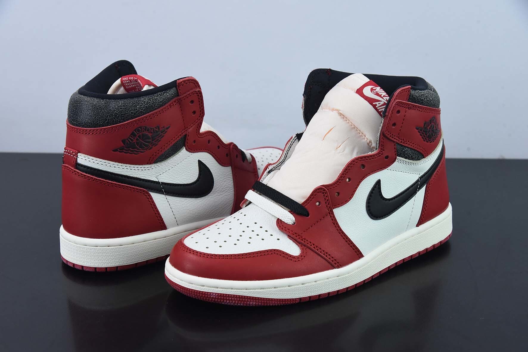Distressed OUD00405260D Version AJ 1 Retro High OG " Chicago Reimagined " Air Jordan 1 DZ5485-612