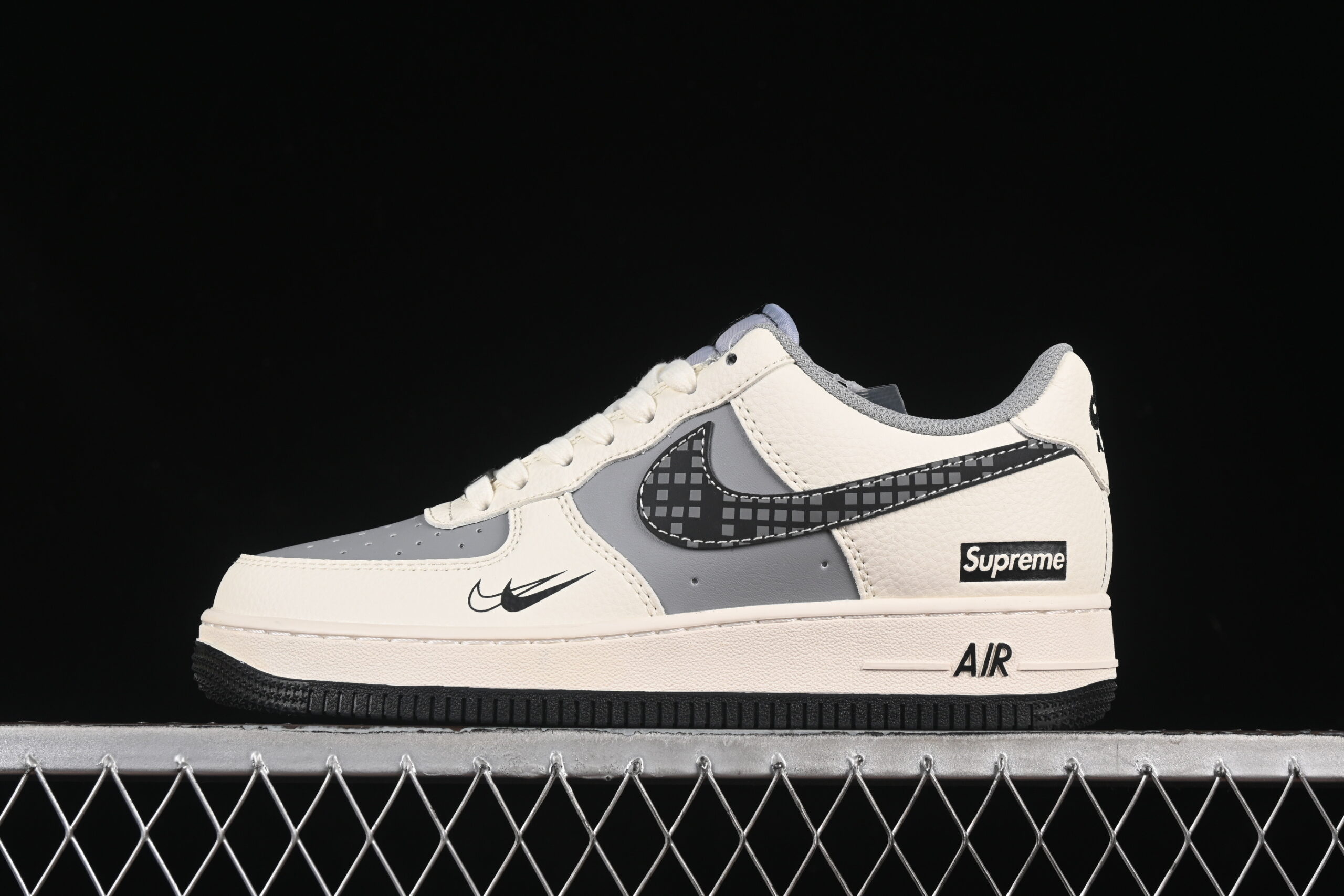 Nike Air Force 1'07 Low Supreme Collaboration Cream Grey Air Force 1 Low Top Casual Skate Shoes XS1958-568