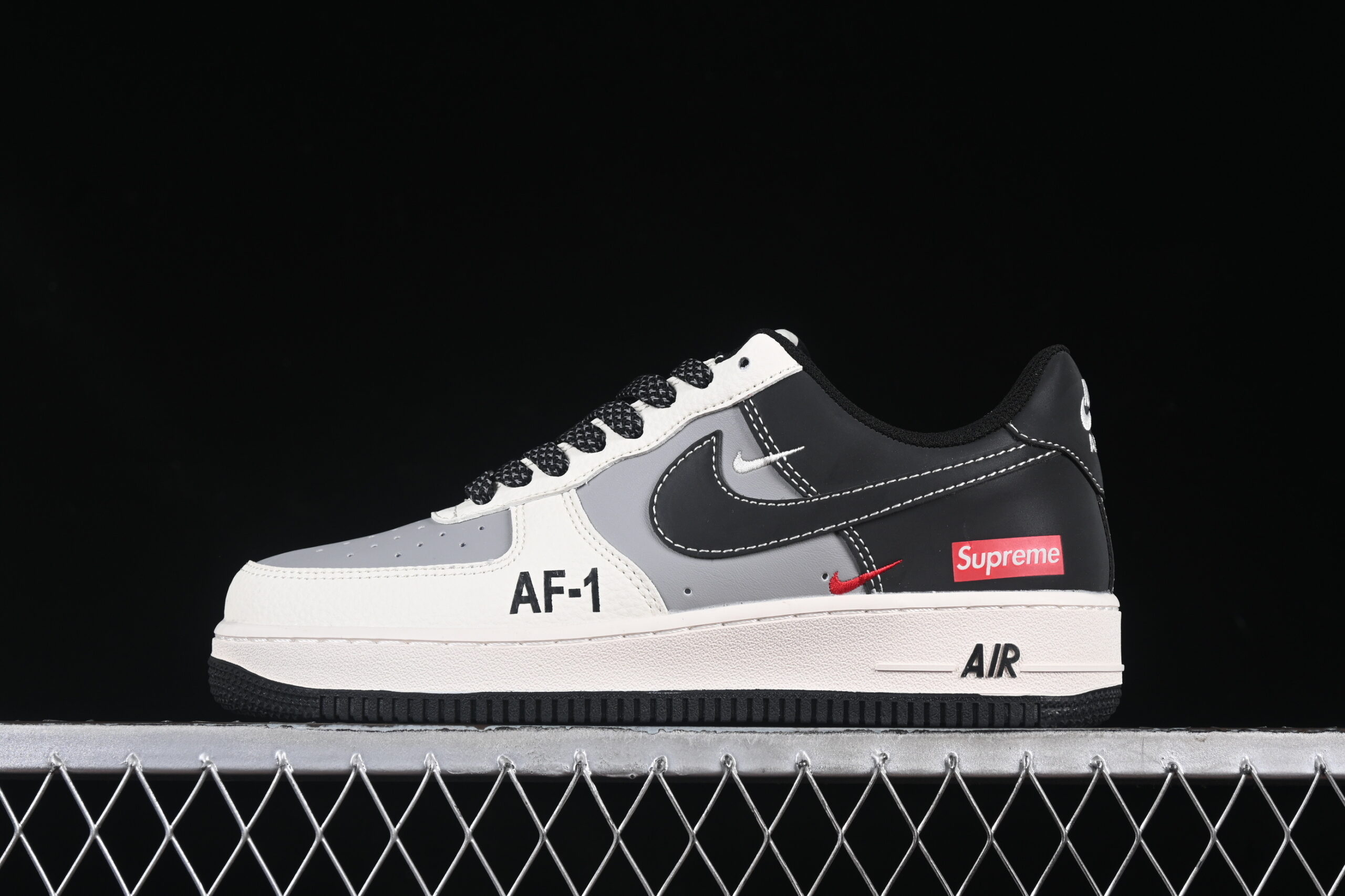 Nike Air Force 1'07 Low Supreme Collaboration Cream Grey Black Air Force 1 Low Top Casual Skate Shoes HH7518-055