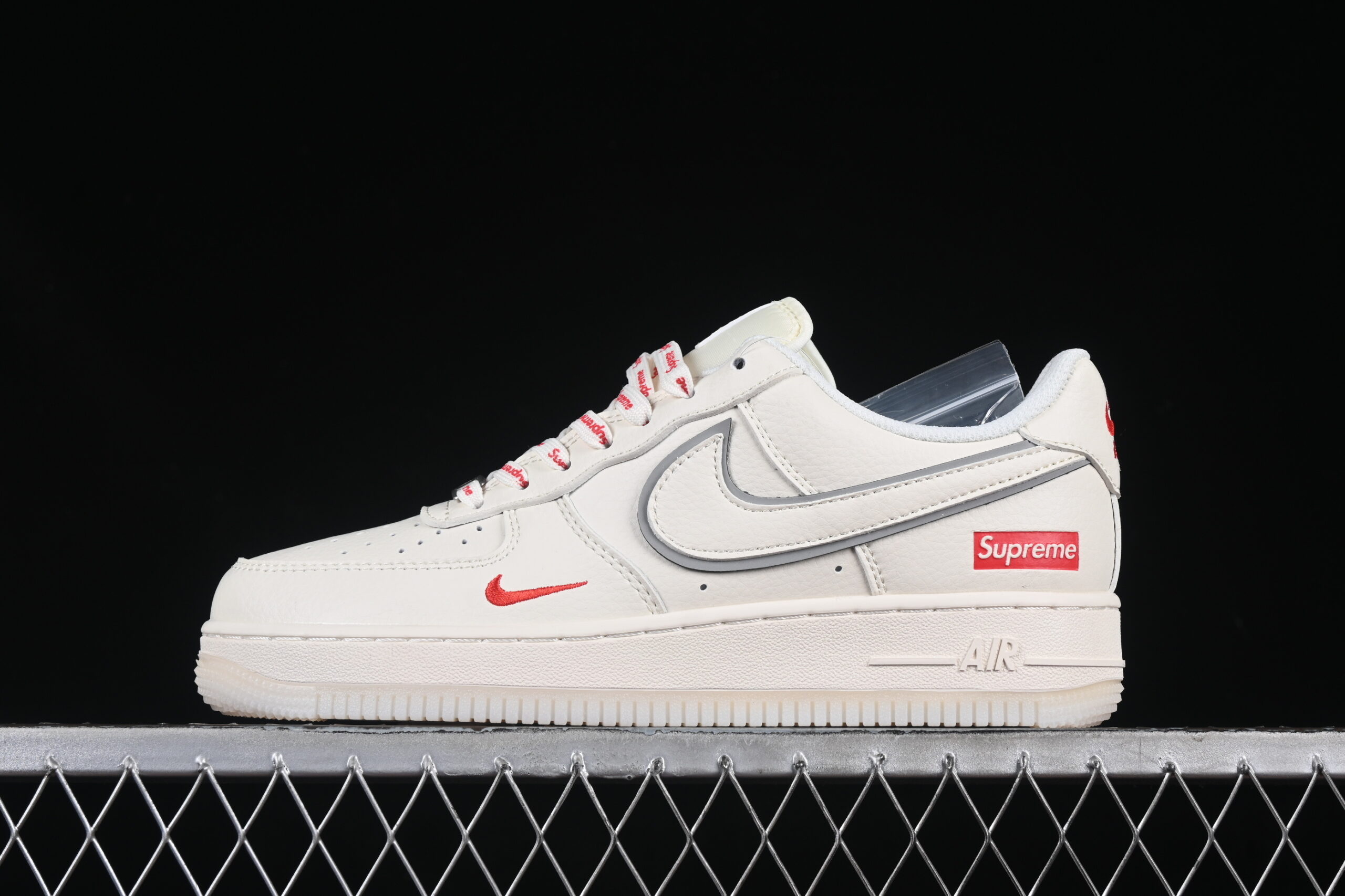 Nike Air Force 1'07 Low Supreme Collaboration Cream White Air Force 1 Low Top Casual Skate Shoes Custom XZ6188-715