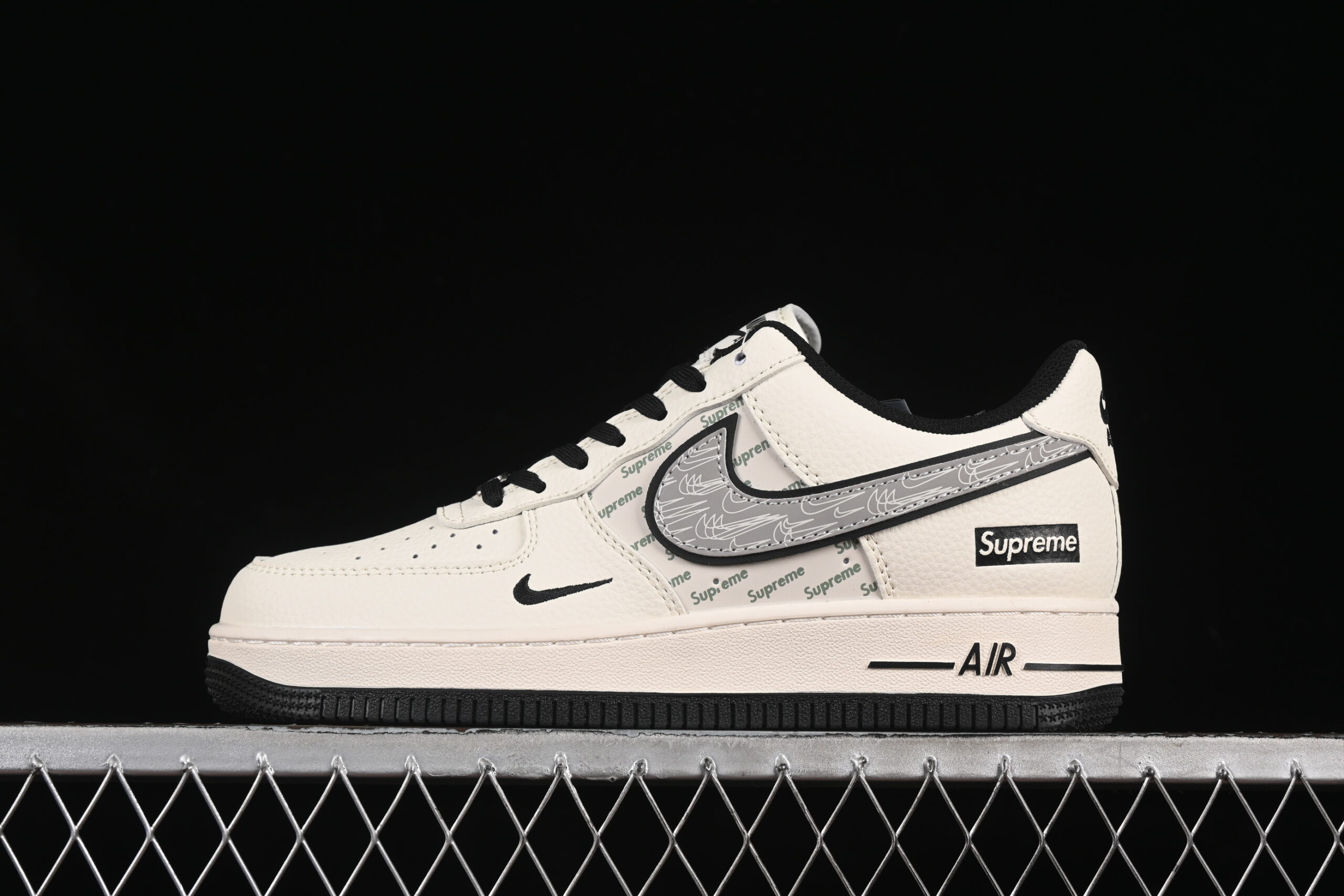 Nike Air Force 1'07 Low Supreme Collaboration Black Air Force 1 Low Top Casual Skate Shoes XX3168-149