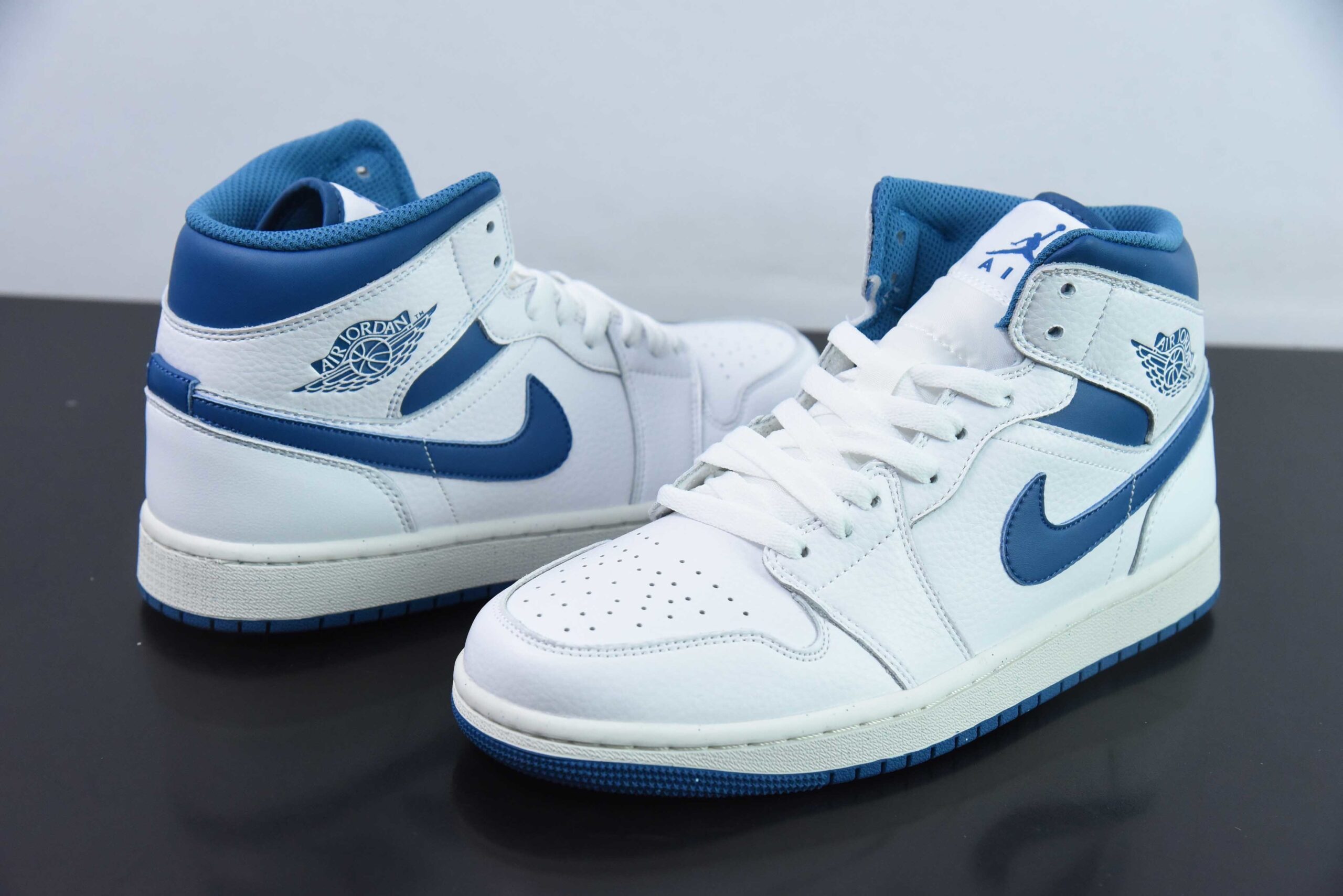 SAJY57205236 Nike Air Jordan 1 Mid Mid Top White Blue FN5215-141