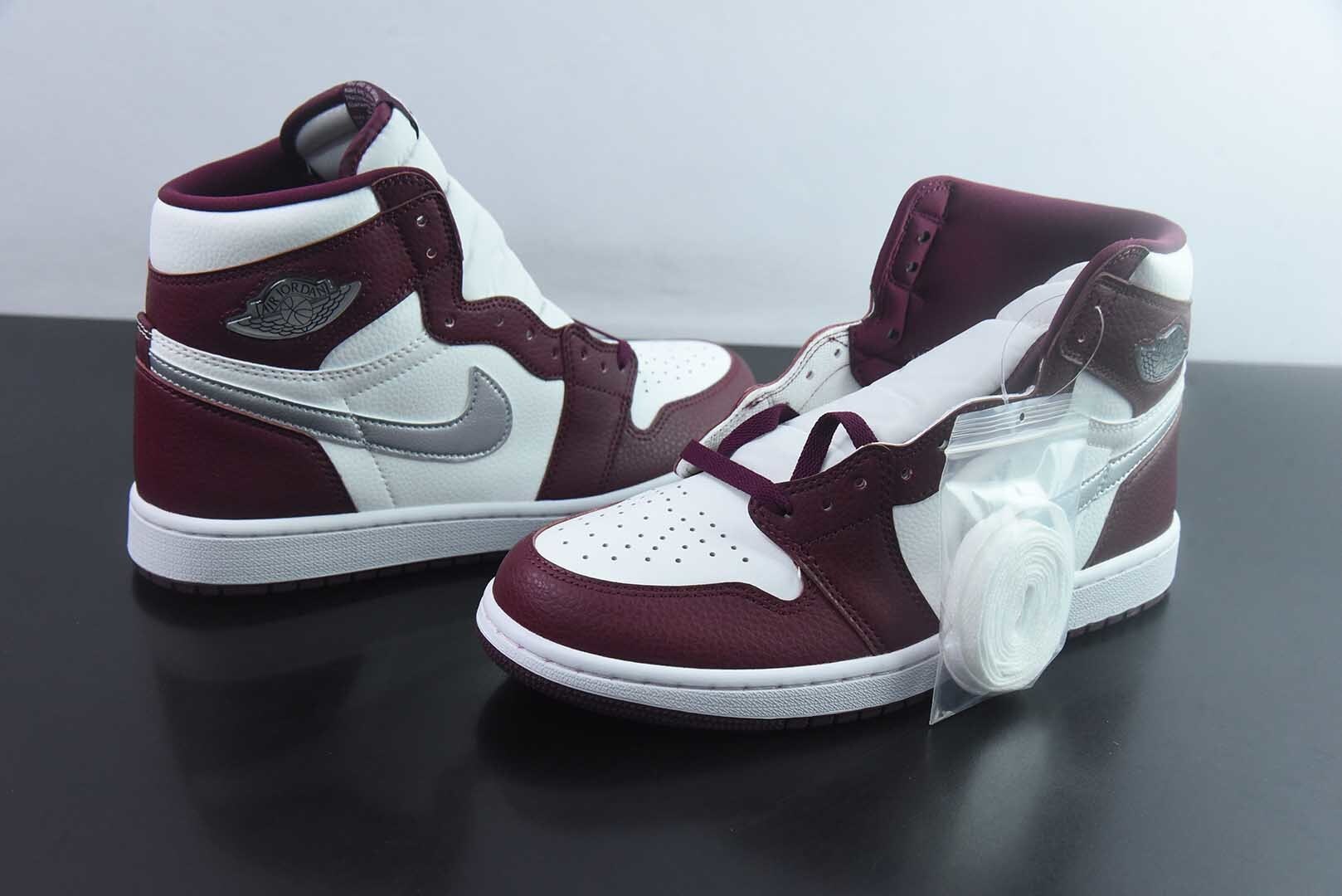 SLC99518736Nike Air Jordan 1 Retro High OG High Top Basketball Shoes White Red 555088-611