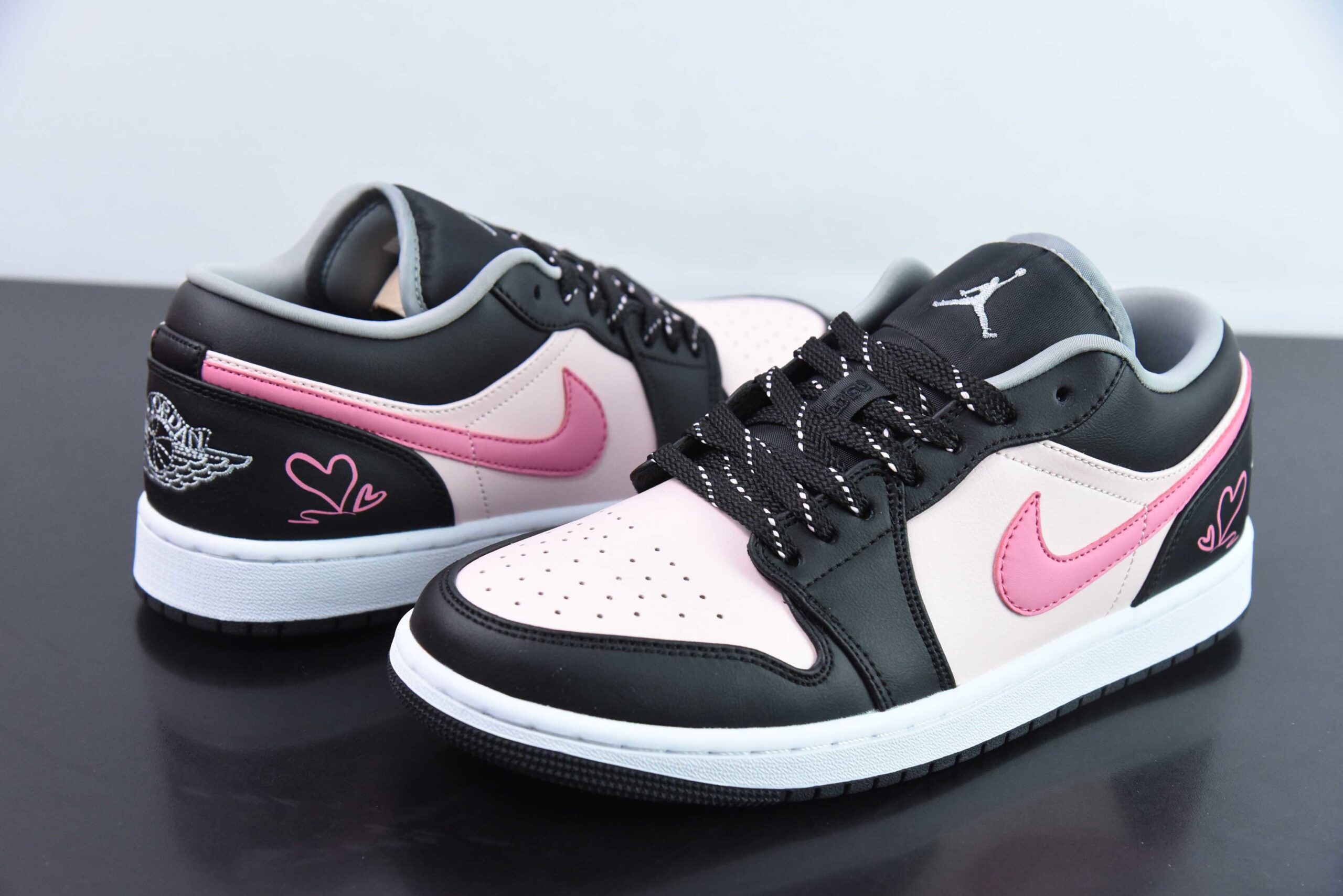 Nike Air Jordan 1 vajt35242235-airjordan-1