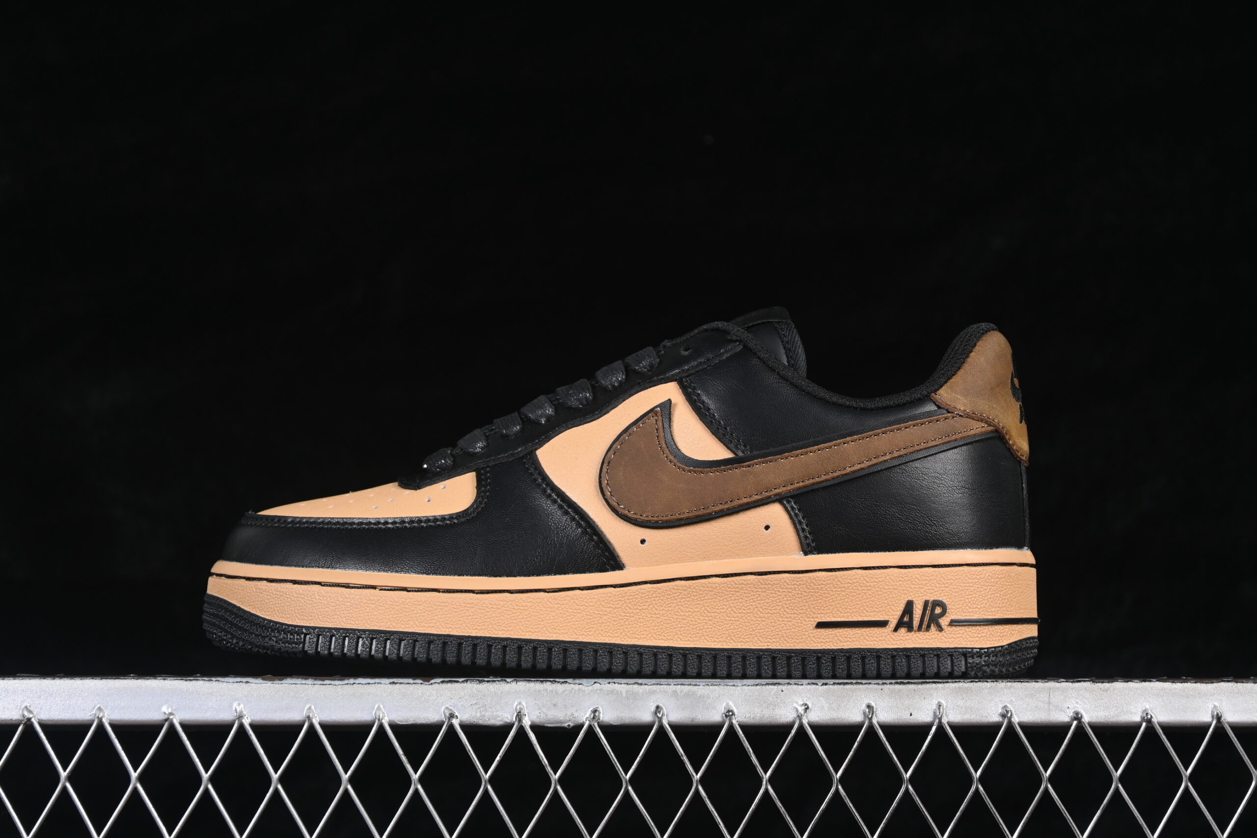 Nike Air Force 1'07 Low Brown Air Force 1 Low Top Casual Skate Shoes FB8878-200