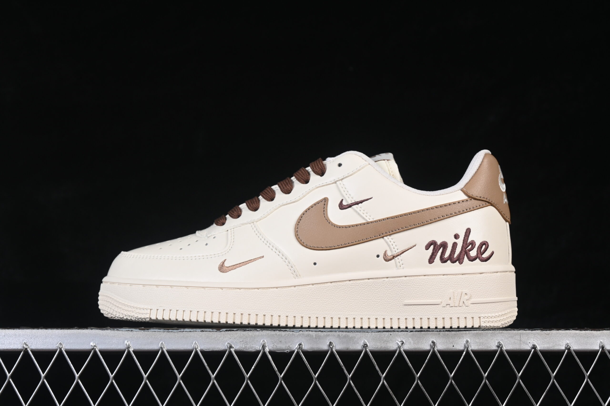 Nike Air Force 1'07 Low White Brown Air Force 1 Low Top Casual Skate Shoes NH0601-584