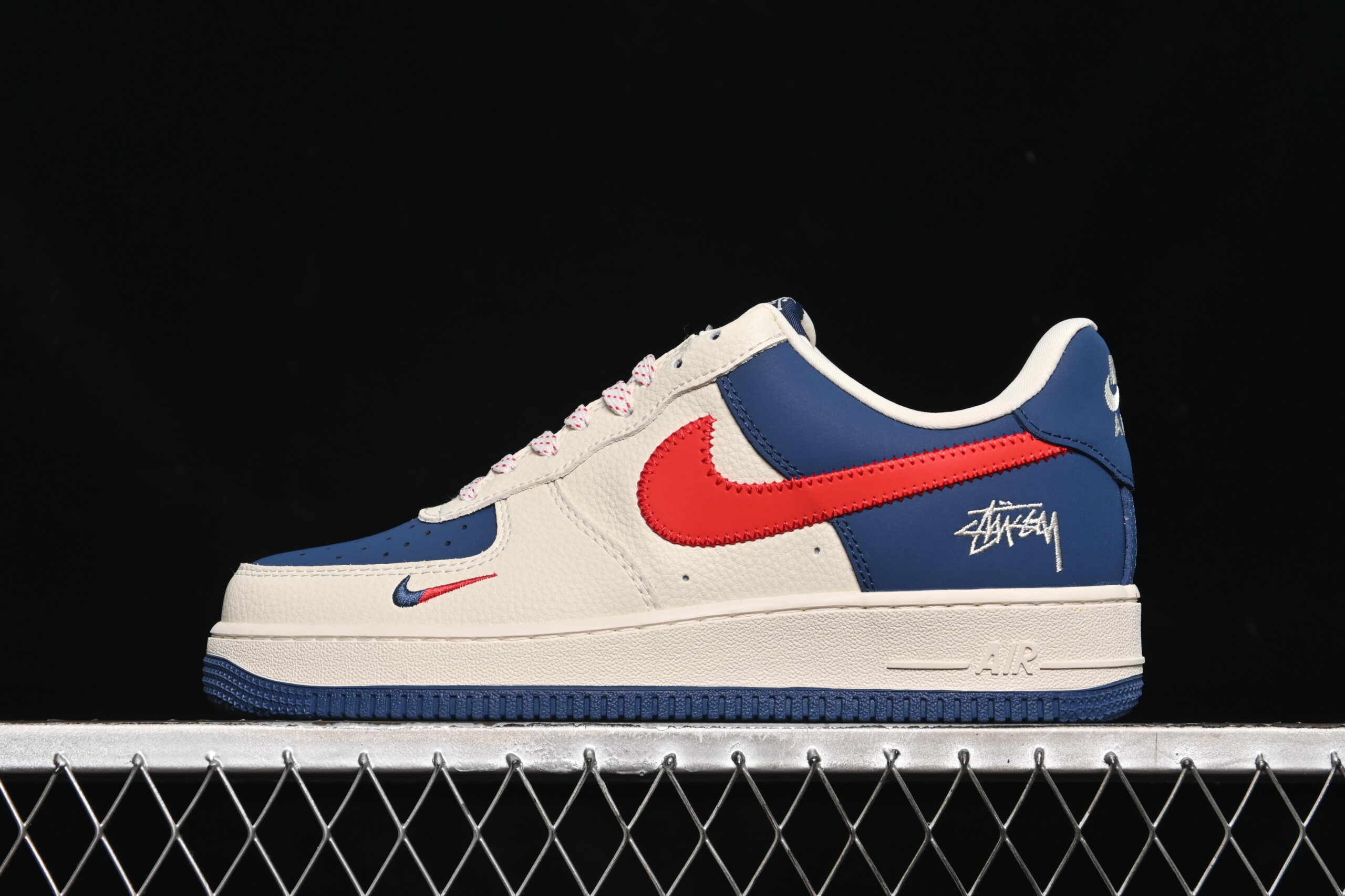 Nike Air Force 1'07 Low Collaboration Cream Blue Red Air Force 1 Casual Skate Shoes Custom KJ1688-008