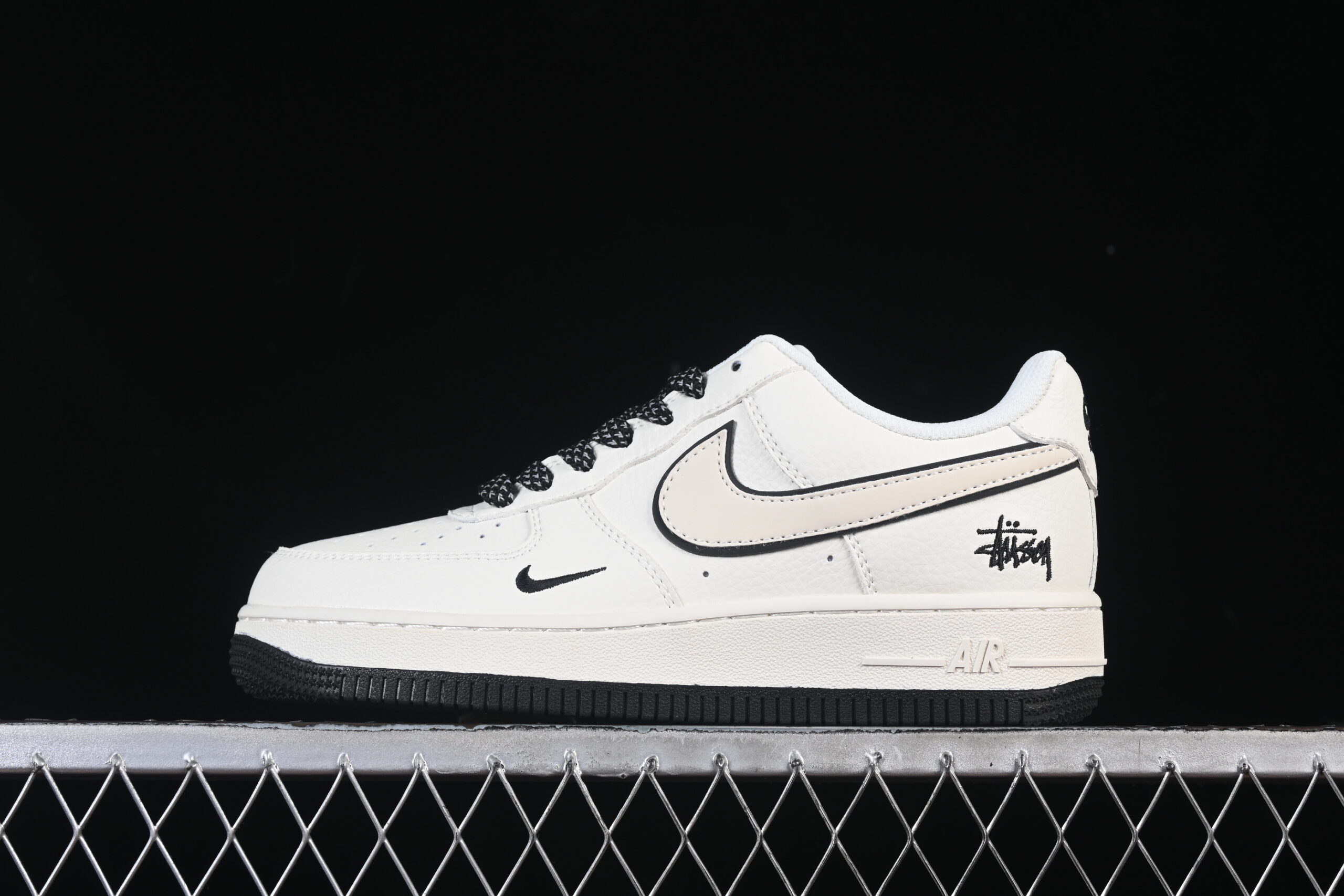 Nike Air Force 1'07 Low Collaboration Cream Black Air Force 1 Low Top Casual Skate Shoes CS5288-046