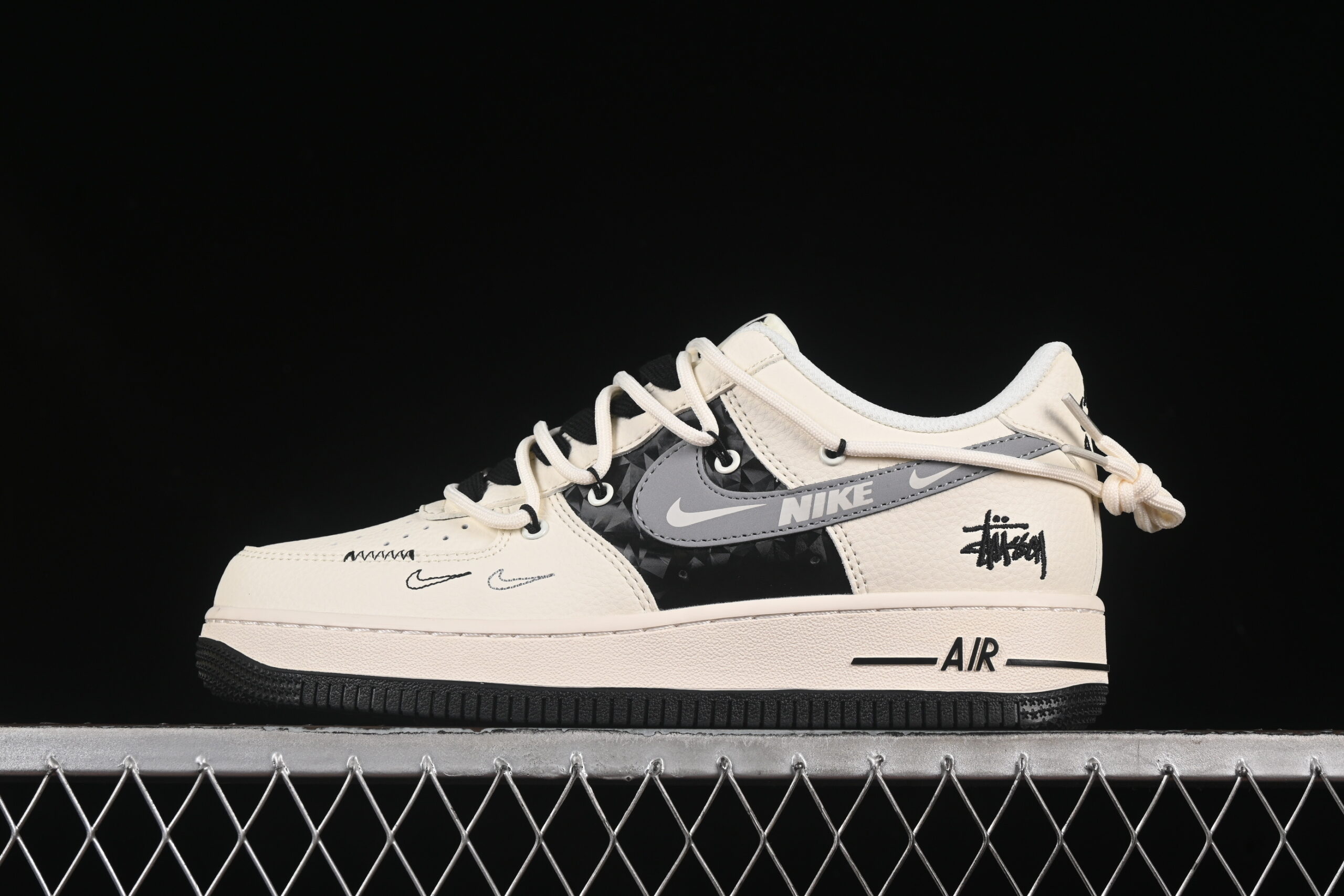 Nike Air Force 1'07 Low Collaboration Black Air Force 1 Low Top Casual Skate Shoes DM6868-073