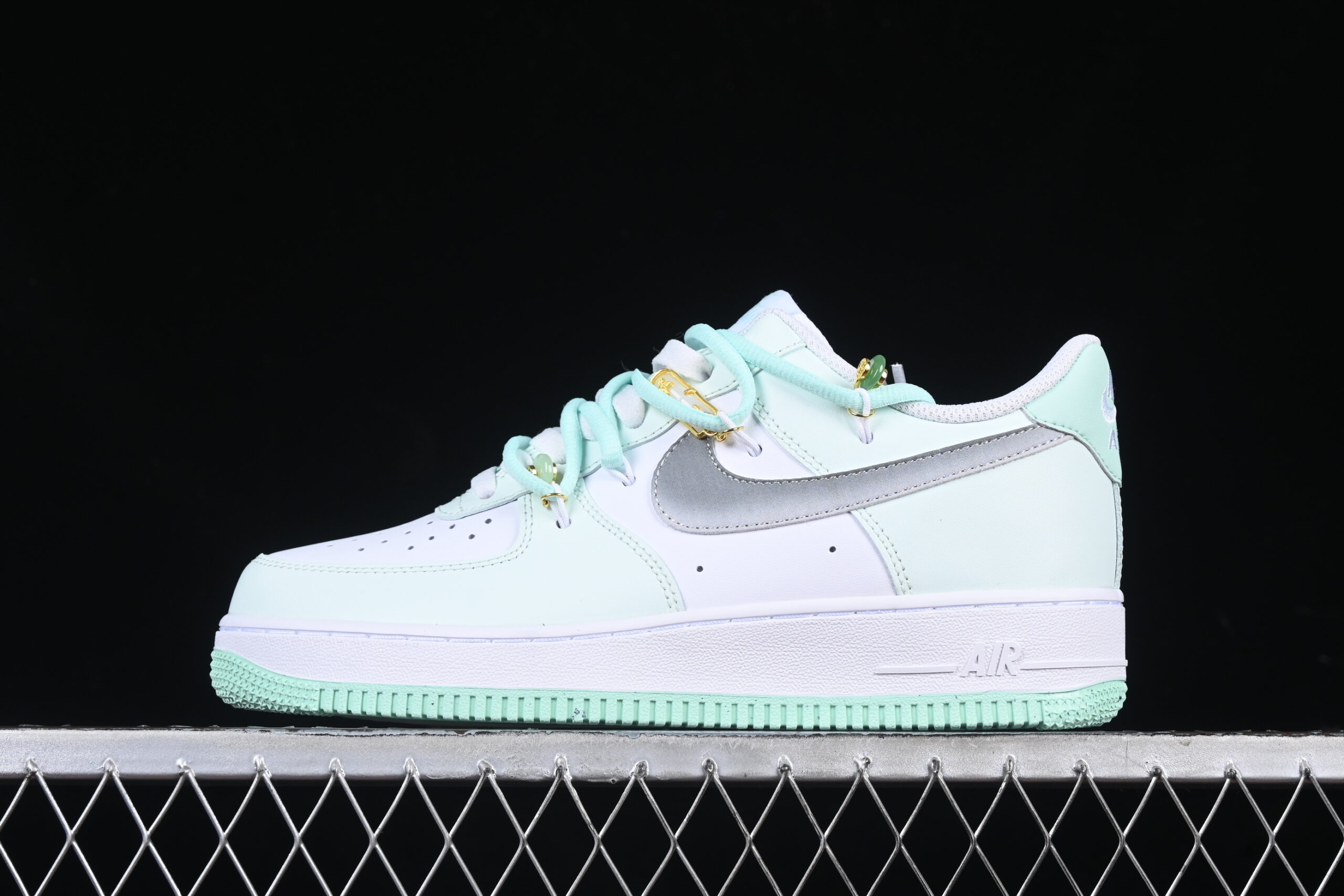 Nike Air Force 1'07 Low Air Force 1 Low Top Casual Skate Shoes Graffiti Hand Painted XV7981-476
