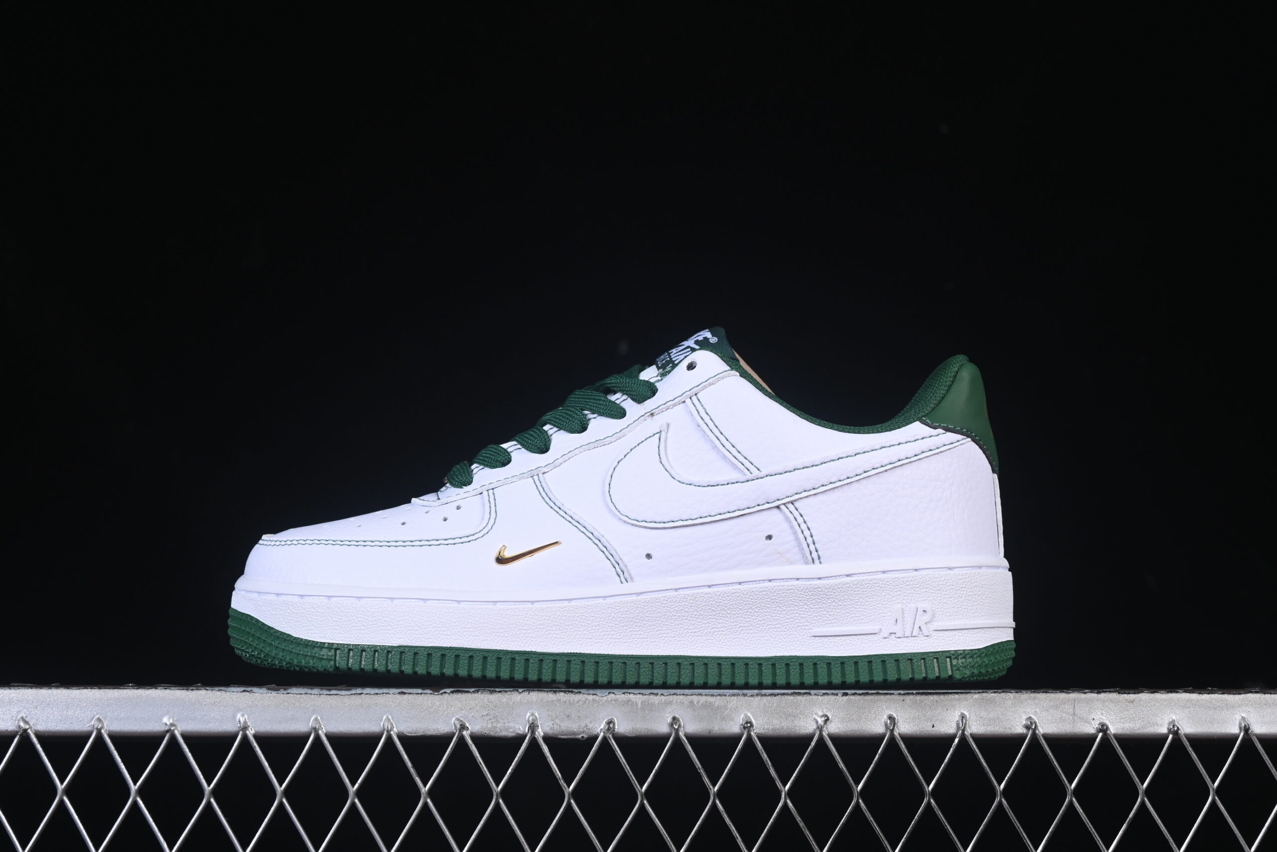 Nike Air Force 1'07 Low Air Force 1 Low Top Casual Skate Shoes IB6543-102