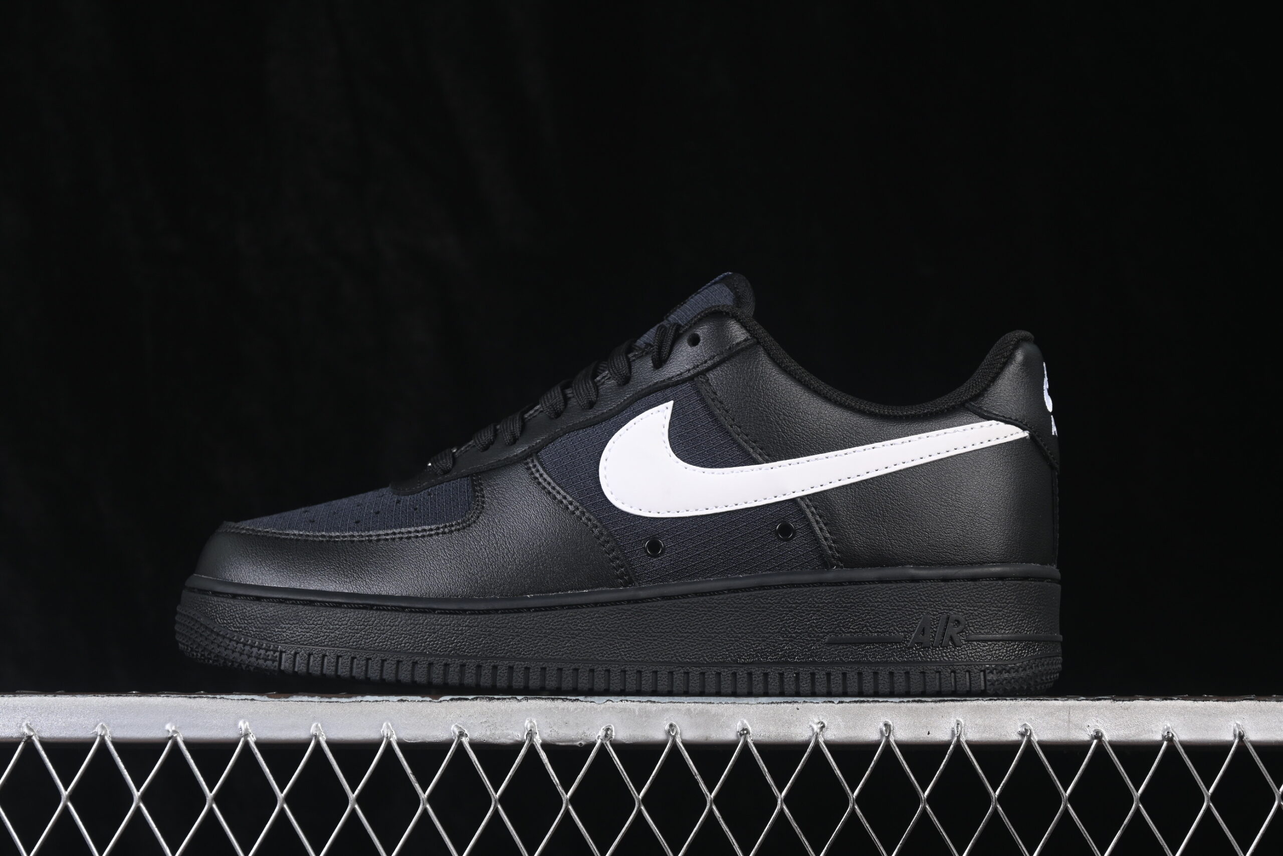 Nike Air Force 1'07 Low Air Force 1 Low Top Casual Skate Shoes IR0952-001
