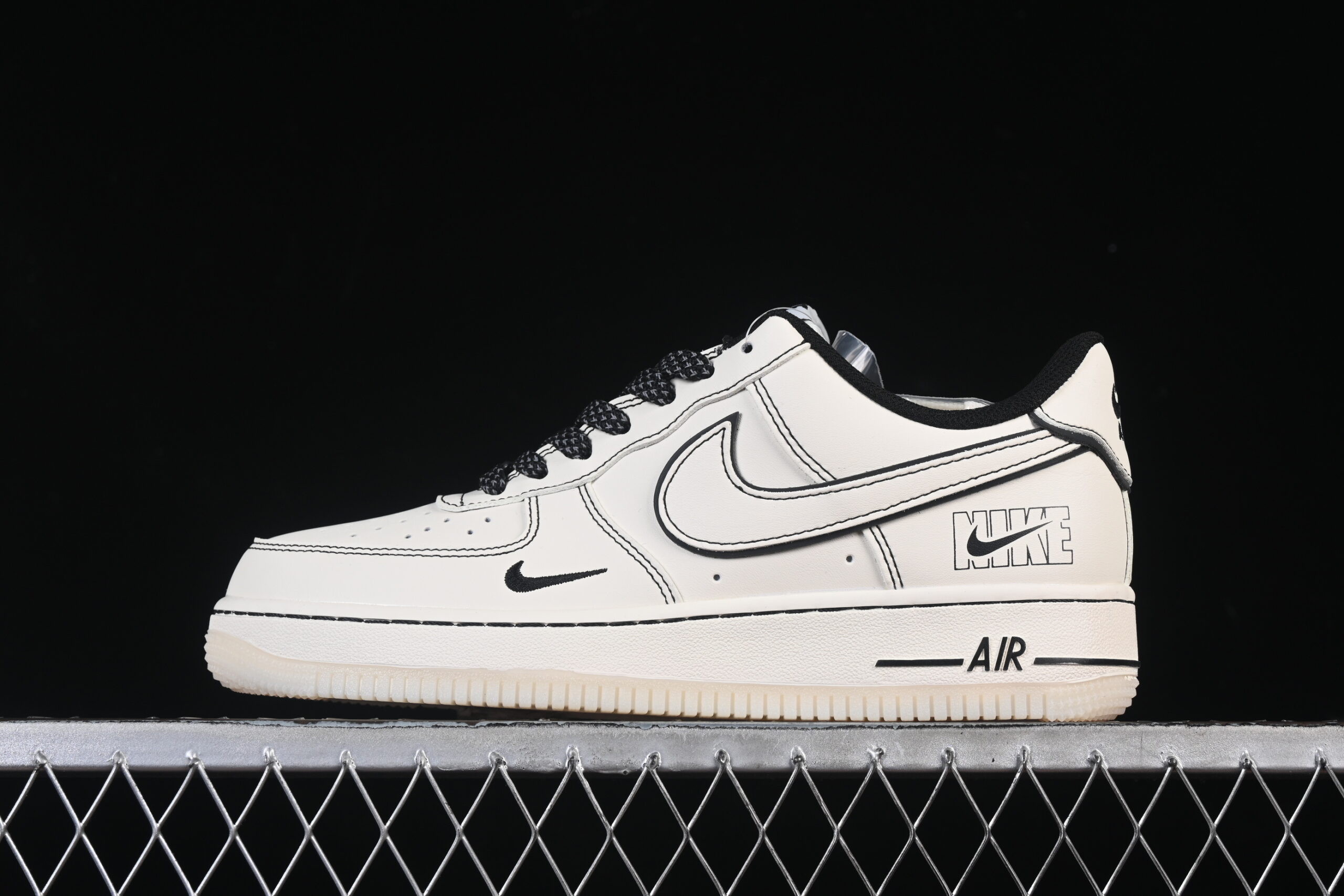 Nike Air Force 1'07 Low Cream Black Air Force 1 Low Top Casual Skate Shoes SM6668-115