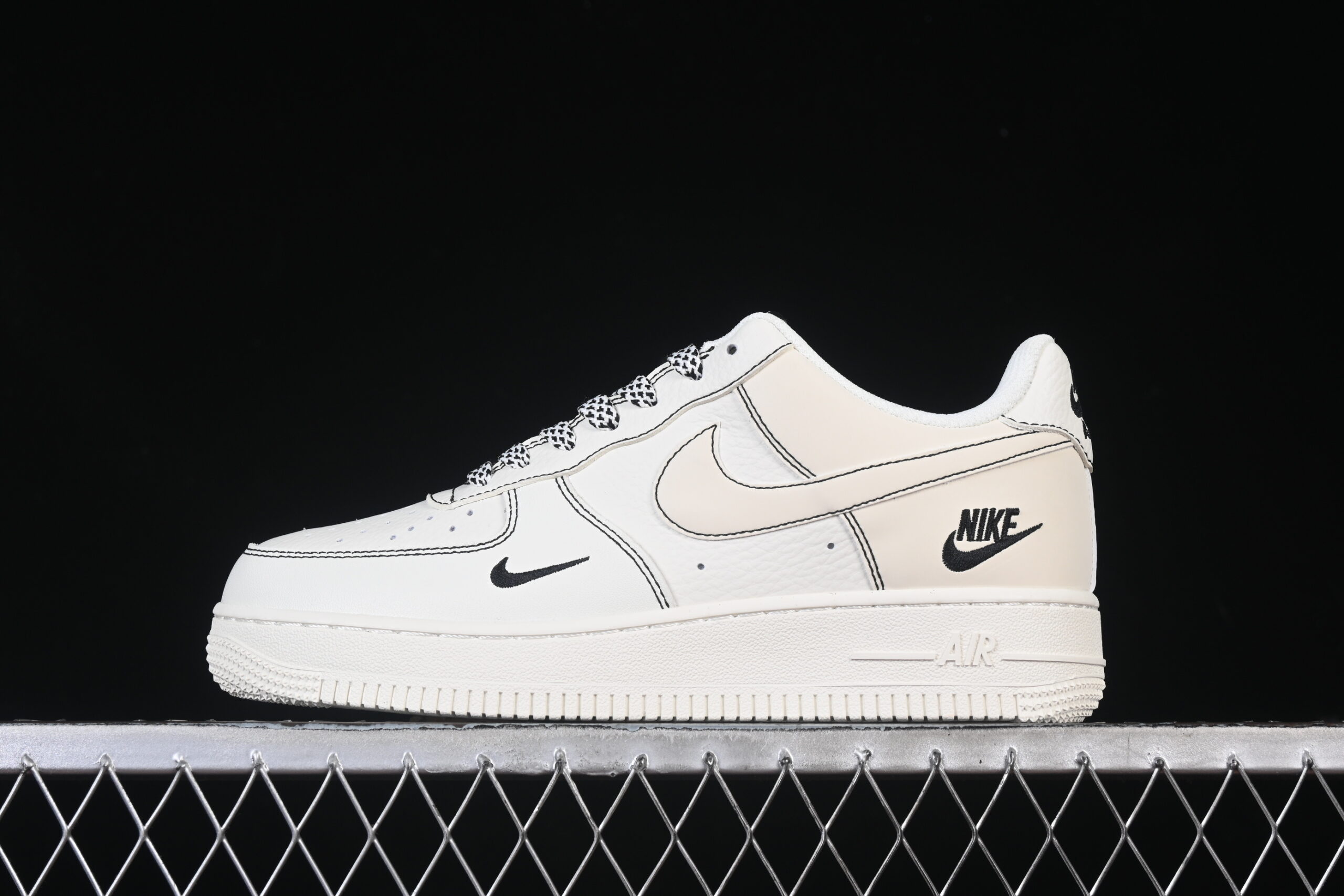 Nike Air Force 1'07 Low Cream Black Air Force 1 Low Top Casual Skate Shoes CS5288-032