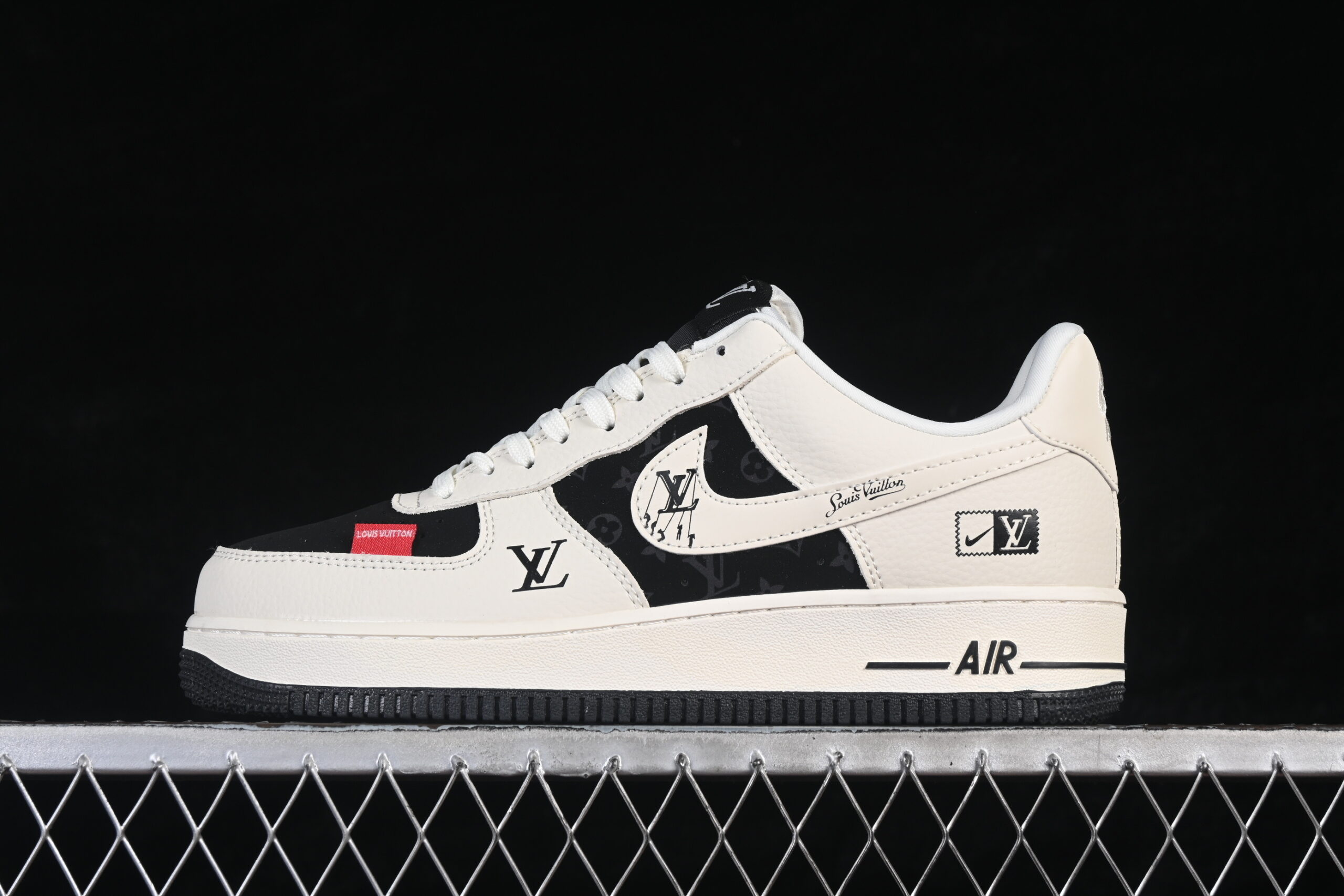 Nike Air Force 1'07 Low Classic Black Air Force 1 Low Top Casual Skate Shoes DF0188-137