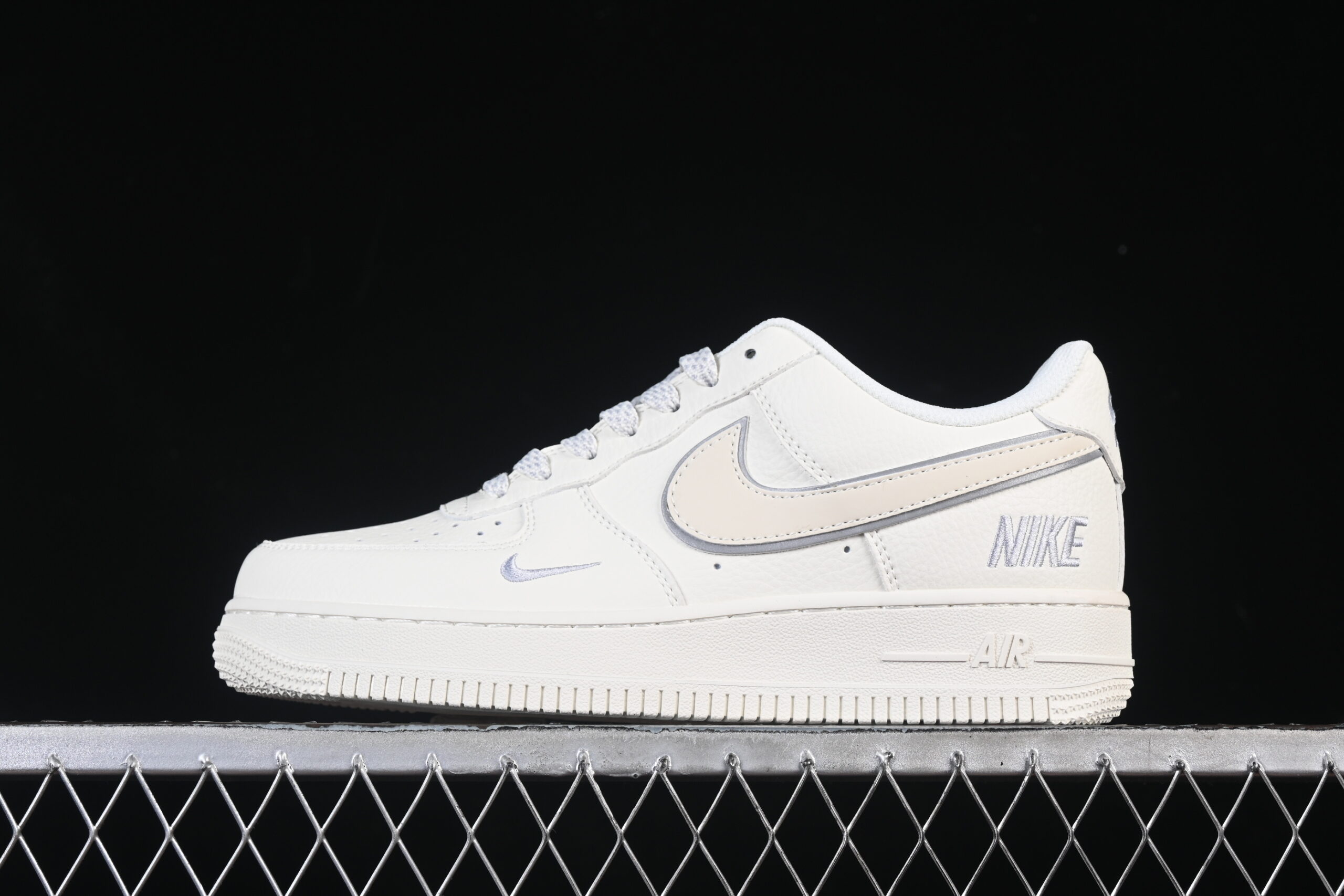 Nike Air Force 1'07 Low Nike Air Force 1 Low Top Casual Skate Shoes CS5288-045