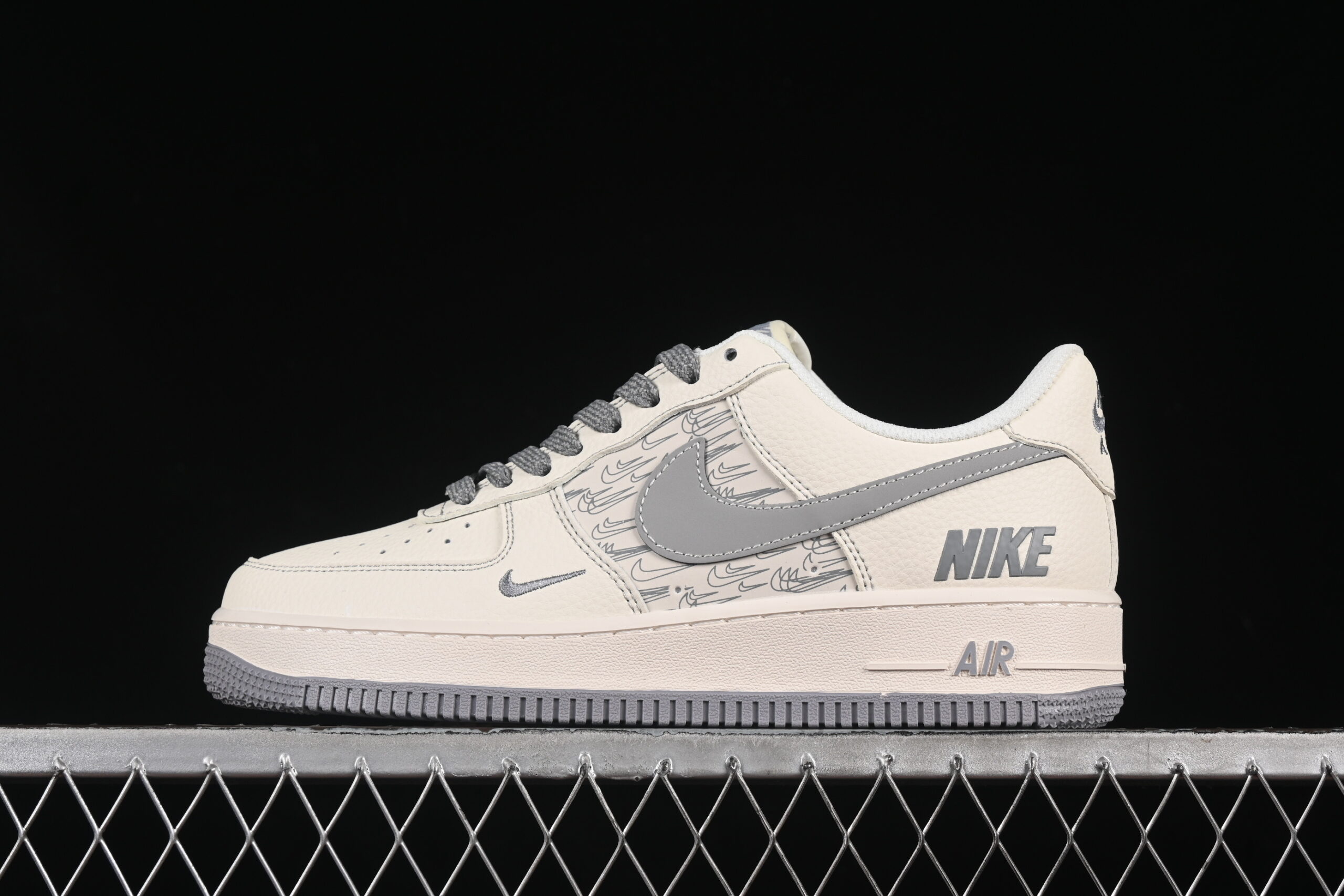 Nike Air Force 1'07 Low Nike Collaboration Cream Grey Air Force 1 Low Top Casual Skate Shoes HH7518-070