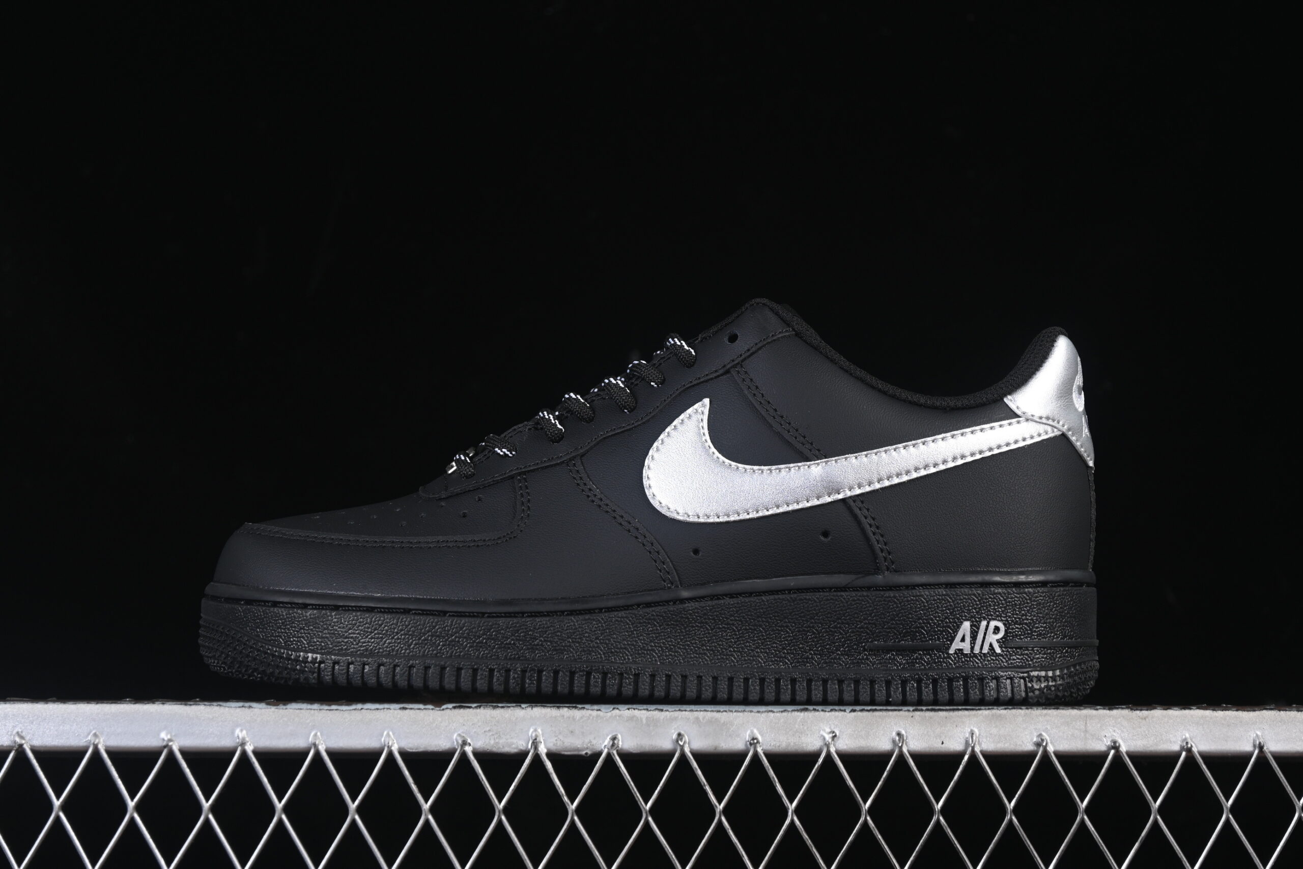 Nike Air Force 1'07 Low Black Air Force 1 Low Top Casual Skate Shoes ZH0316-125