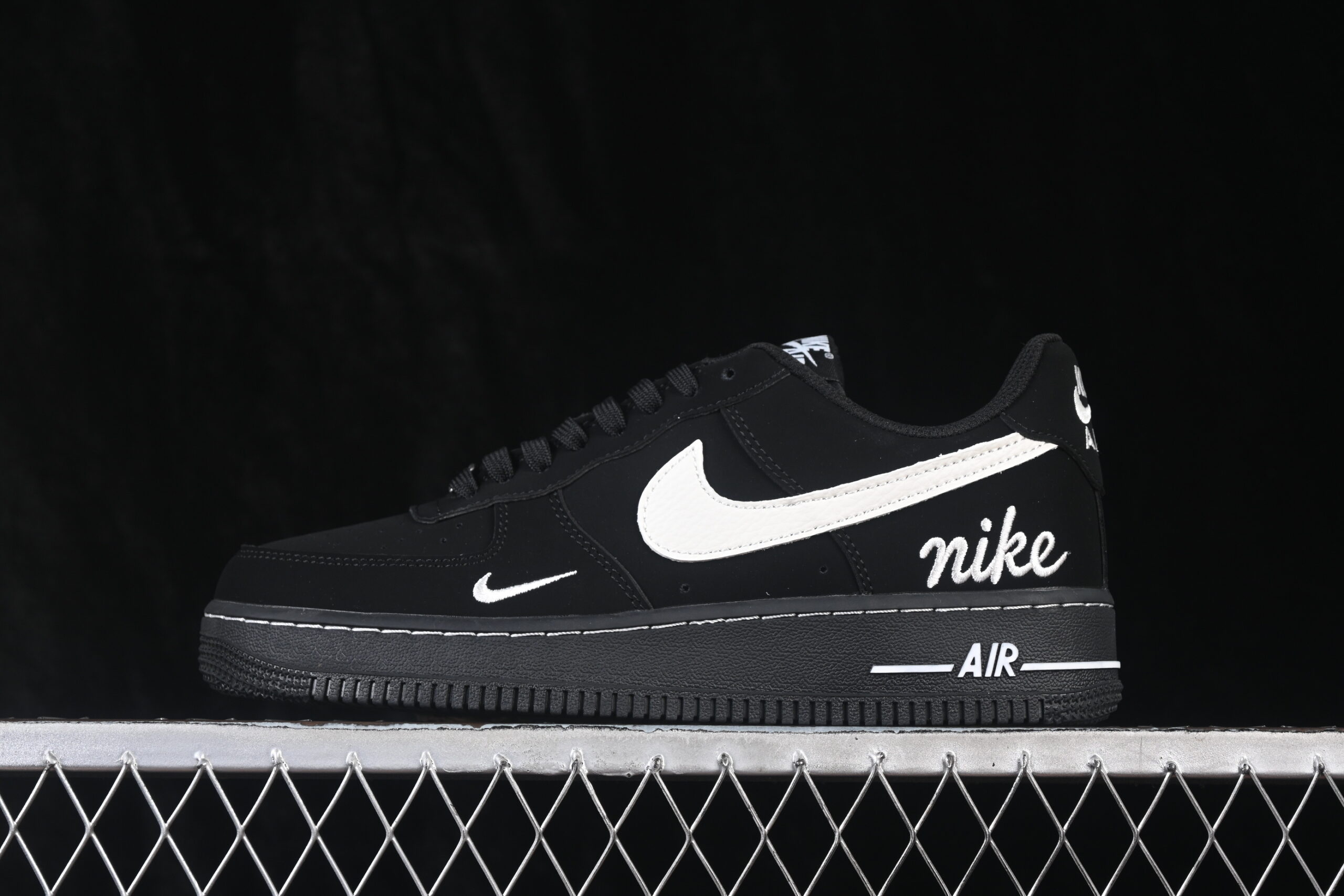 Nike Air Force 1'07 Low Black Air Force 1 Low Top Casual Skate Shoes NH0601-547