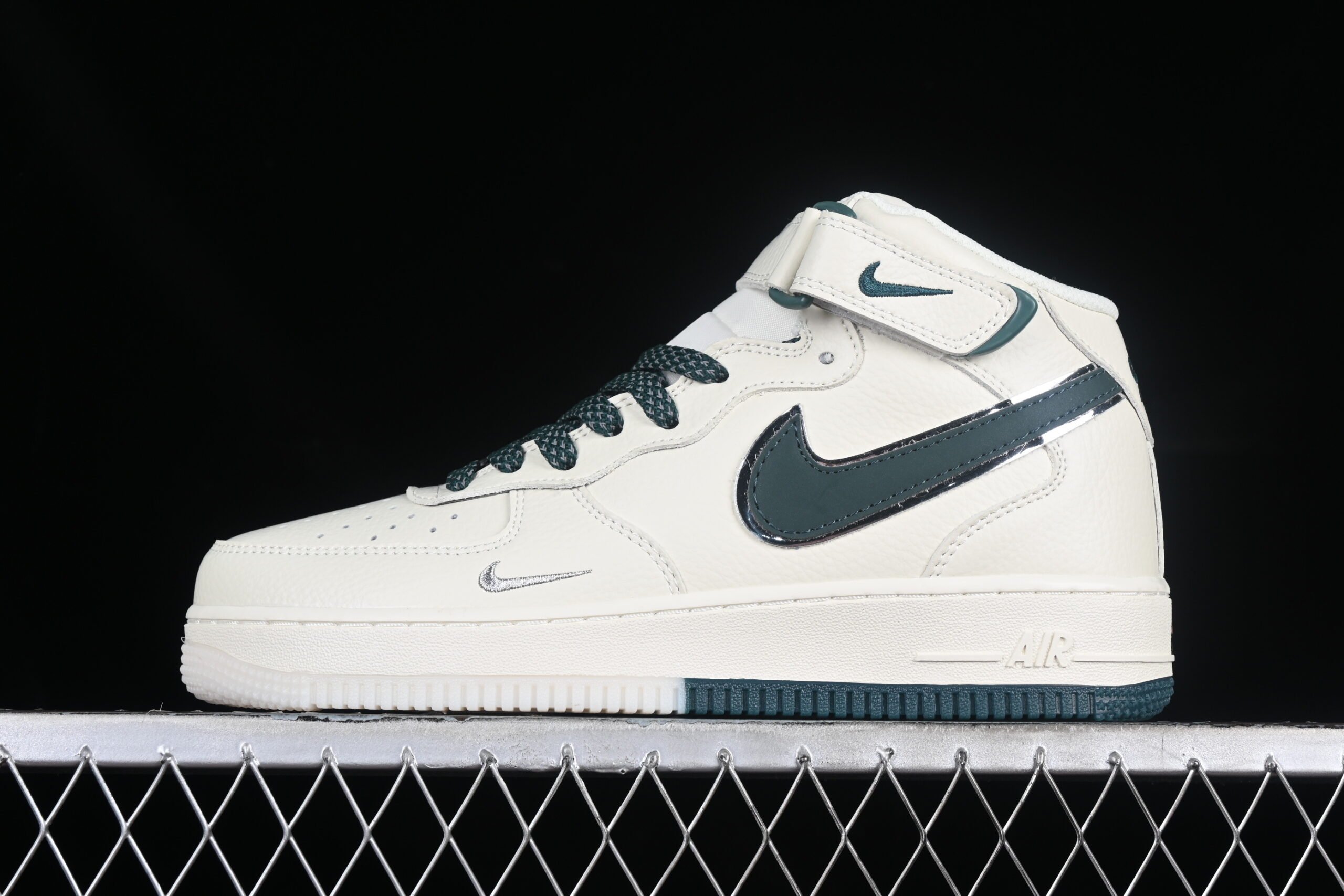 Nike Air Force 1'07 Mid Cream Green Star Pattern Air Force 1 Mid Top Casual Skate Shoes Glitter XL0236-235