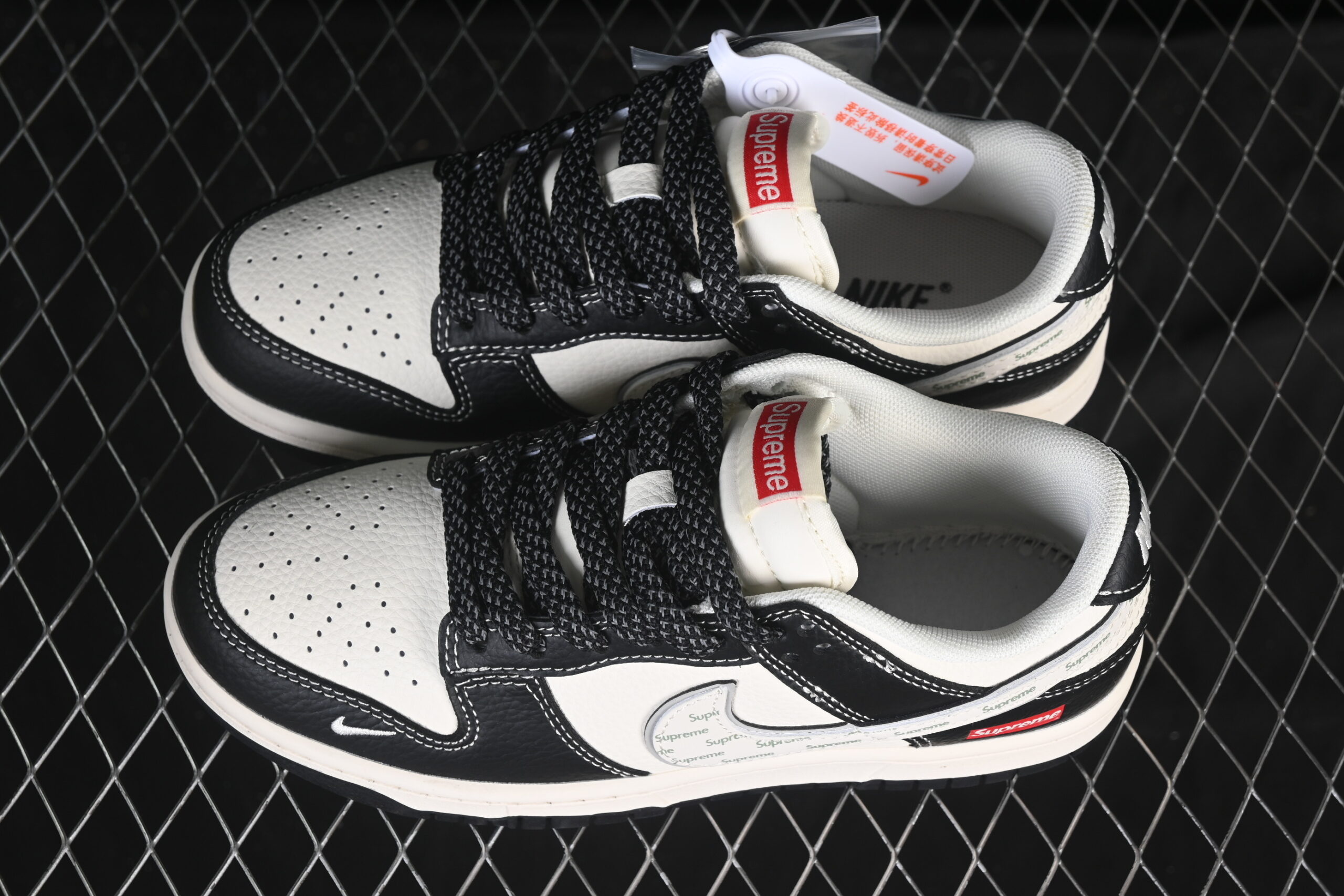 Nike SB Dunk Low Supreme Collaboration Cream Black Low Top Casual Skate Shoes Custom HH7518-099