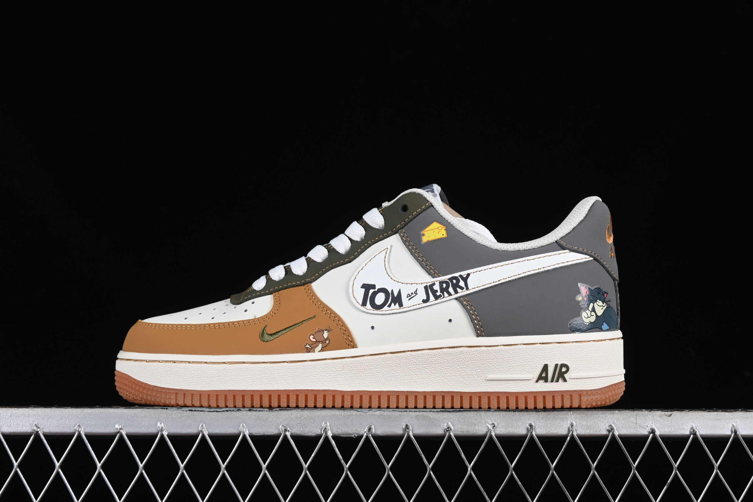 Nike Air Force 1'07 Low "Tom and Jerry" Air Force 1 Low Top Casual Skate Shoes DB3301-110