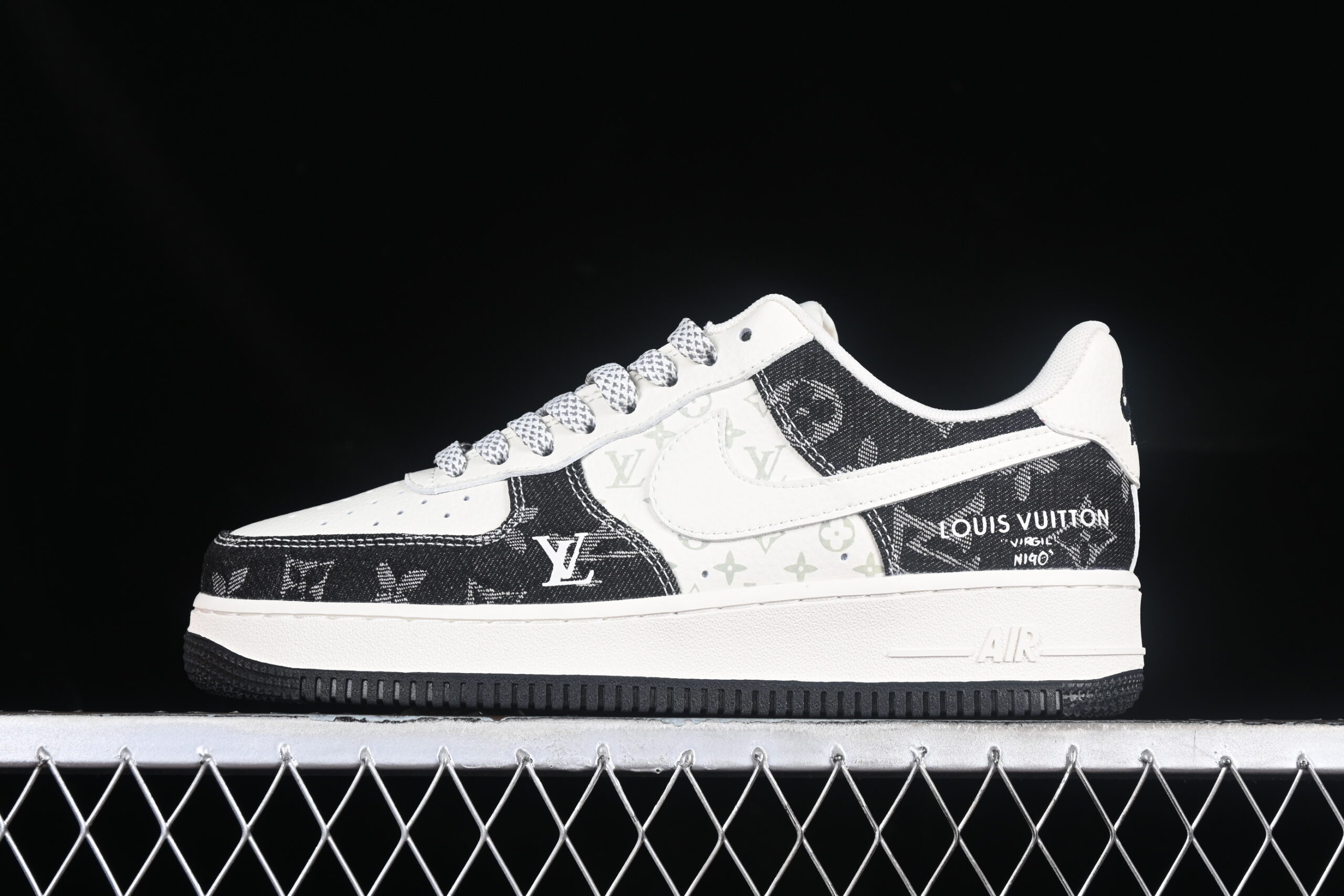 Nike Air Force 1'07 Low LV Collaboration - Black Air Force 1 Low Top Casual Skate Shoes DD8686-100
