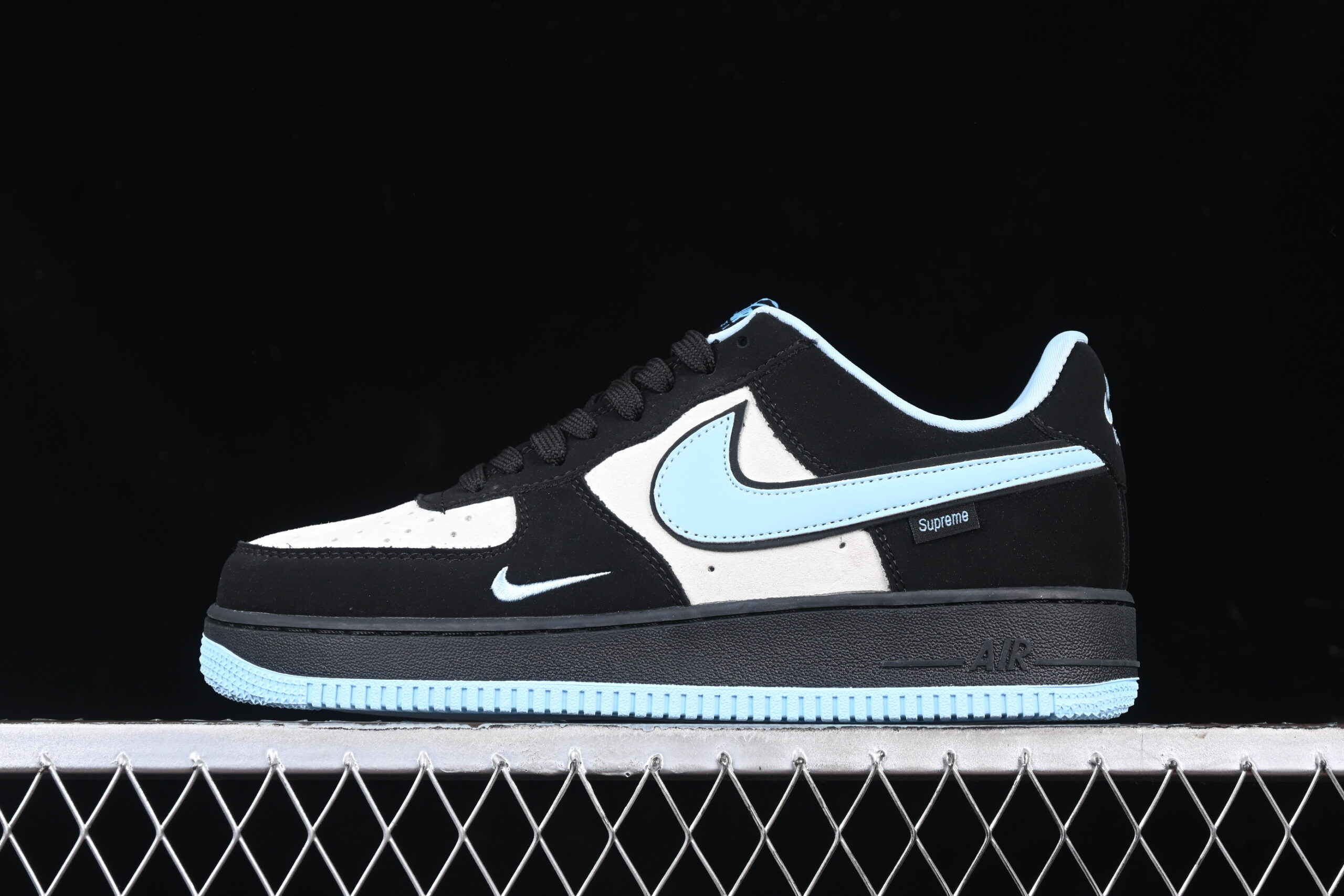 Nike Air Force 1'07 Low Supreme Collaboration Air Force 1 Low Top Casual Skate Shoes DF0188-025