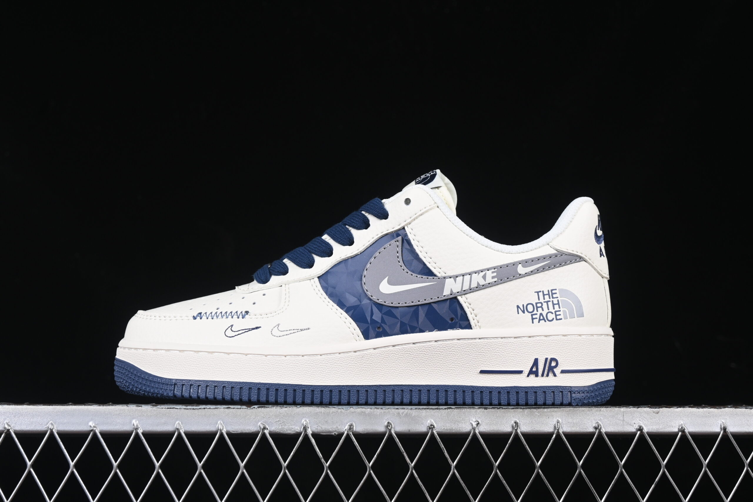 Nike Air Force 1'07 Low Collaboration Cream White Blue Air Force 1 Low Top Casual Skate Shoes DM6688-001