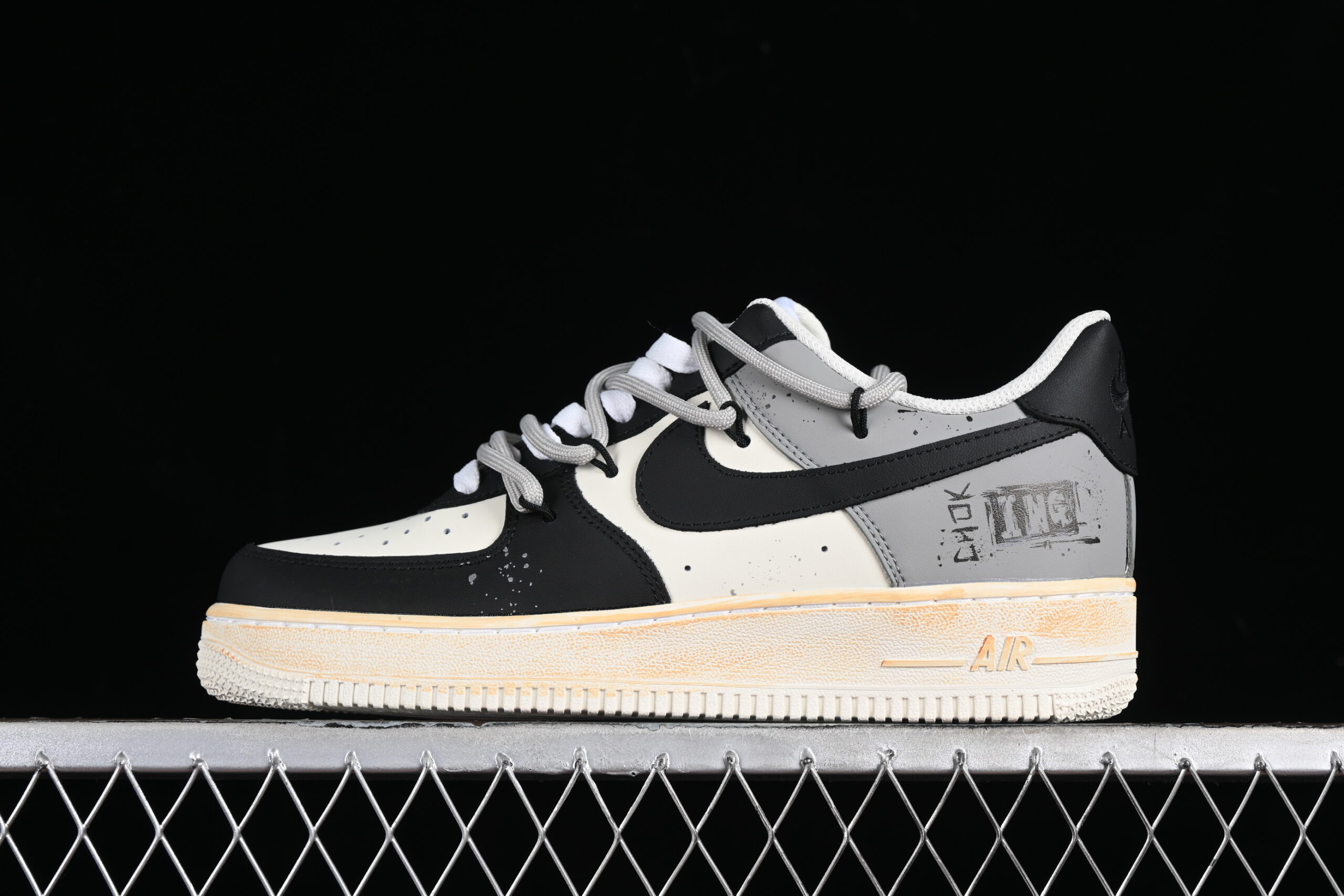 Nike Air Force 1'07 Low Popular Air Force 1 Low Top Casual Skate Shoes Custom Hand Painted ZH0316-015