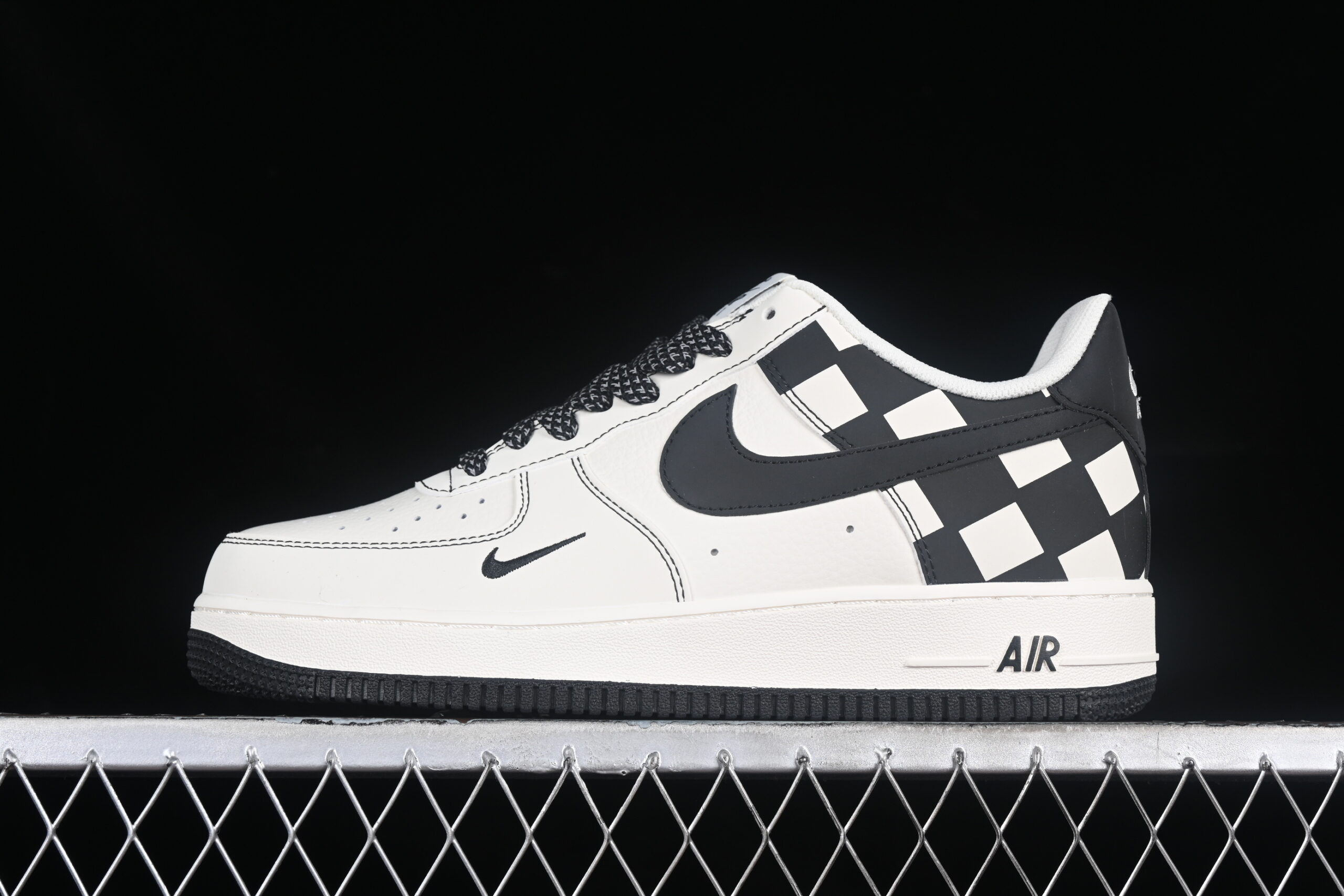 Nike Air Force 1'07 Low Cream White Black Air Force 1 Low Top Casual Skate Shoes GZ5688-066