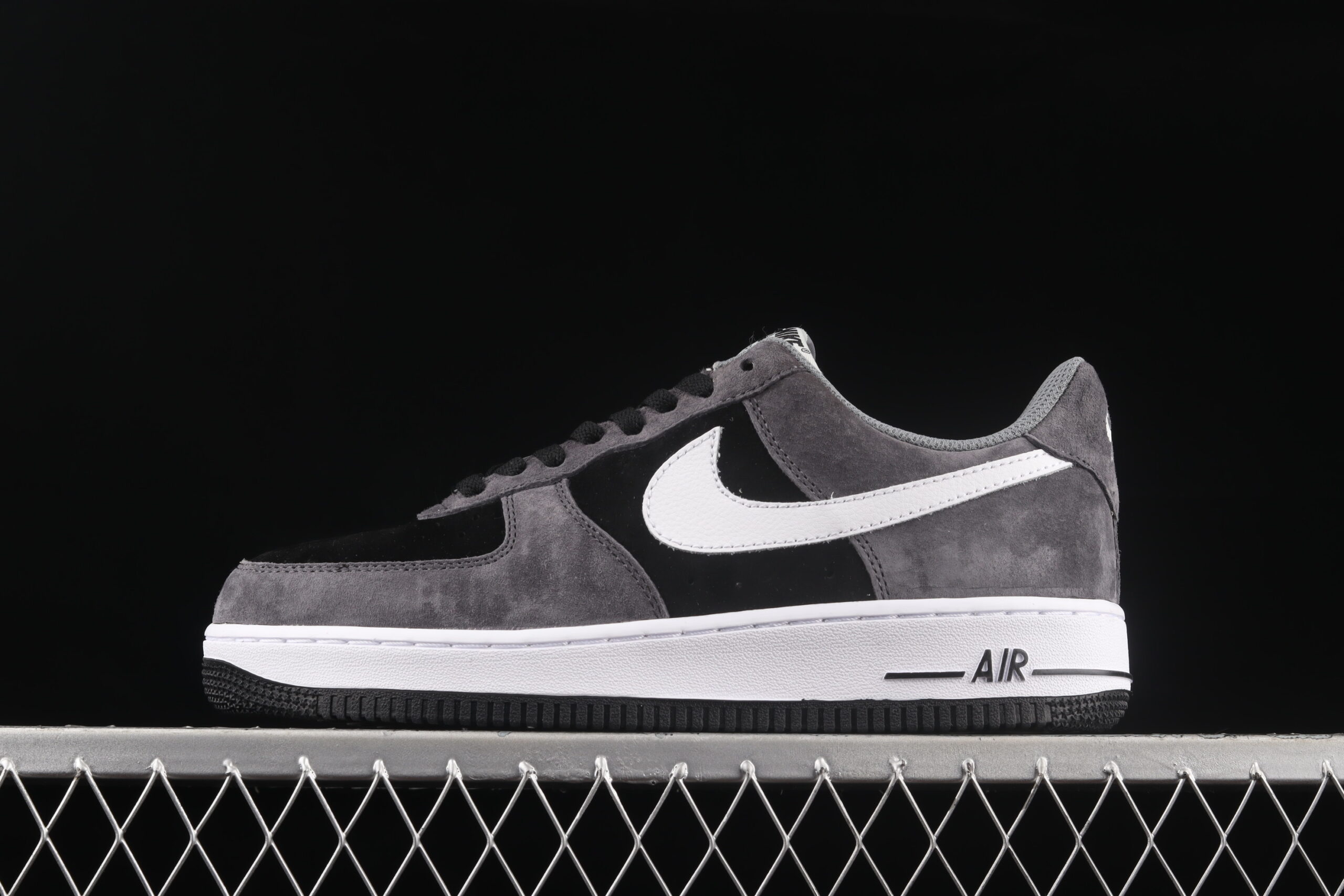 Nike Air Force 1'07 Low Black Grey Suede Colorway Air Force 1 Low Top Casual Skate Shoes NT9966-336