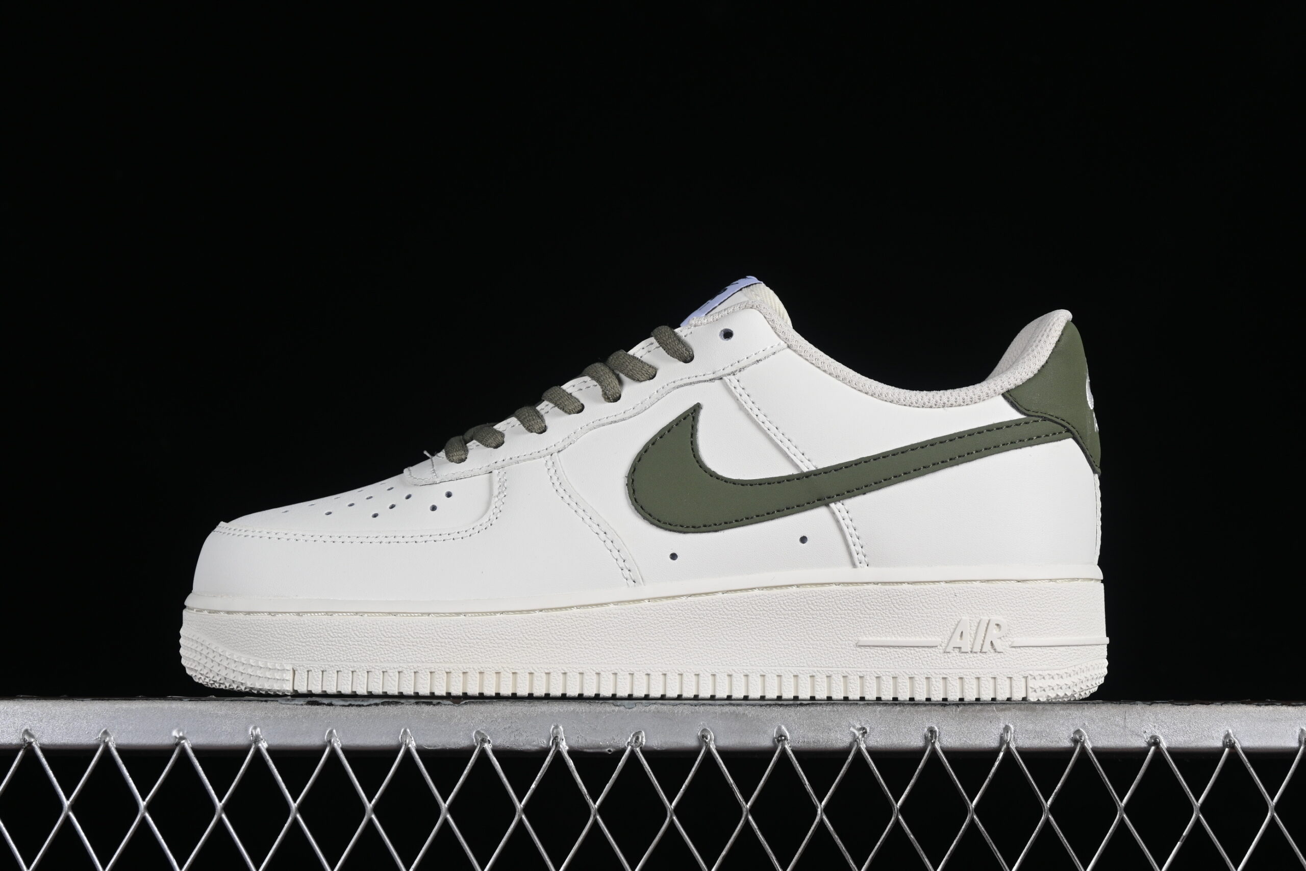 Nike Air Force 1'07 Low Cream White Green Colorway Air Force 1 Low Top Casual Skate Shoes CQ5059-110