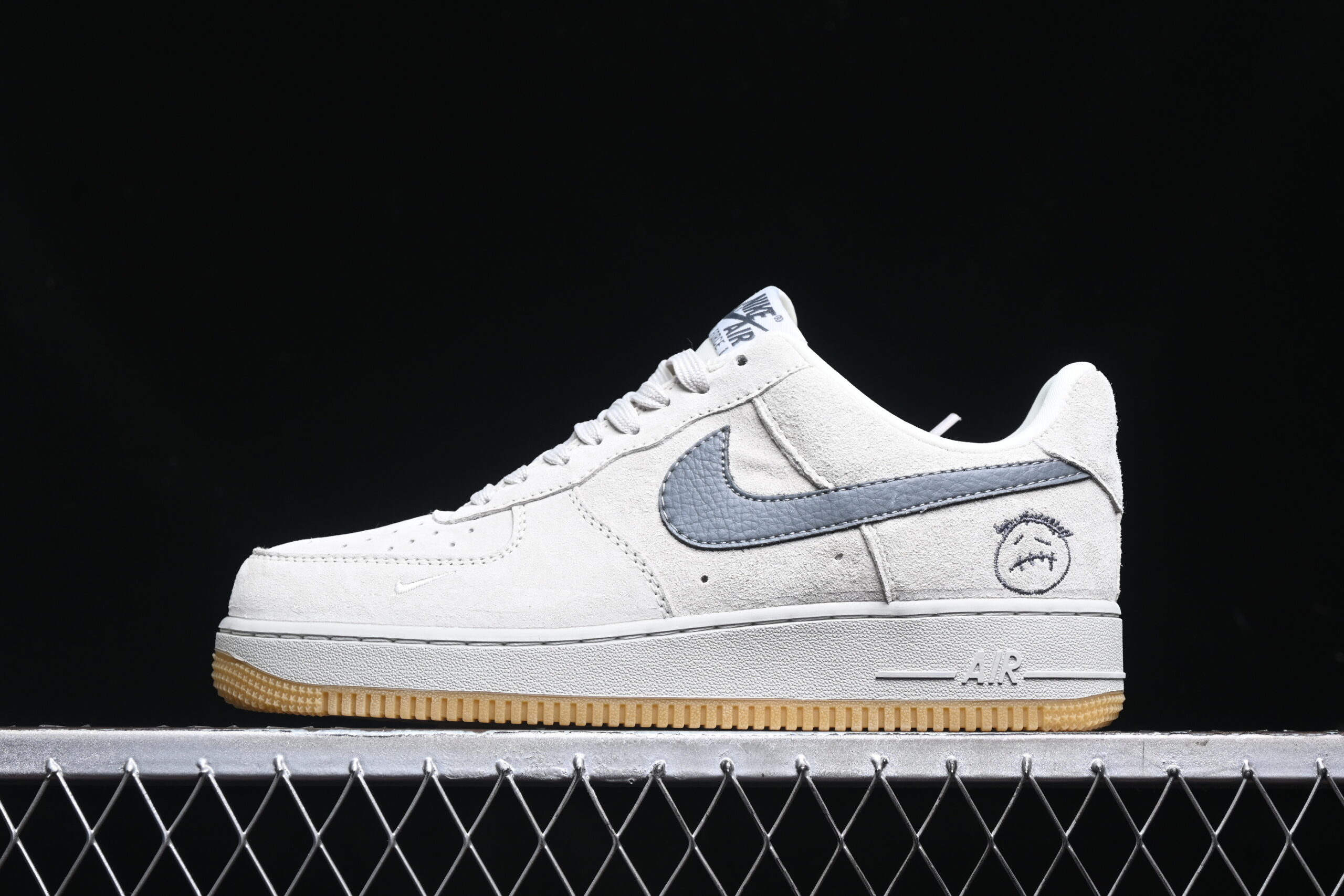 Nike Air Force 1'07 Low Collaboration - Grey Air Force 1 Low Top Casual Skate Shoes DF0188-022