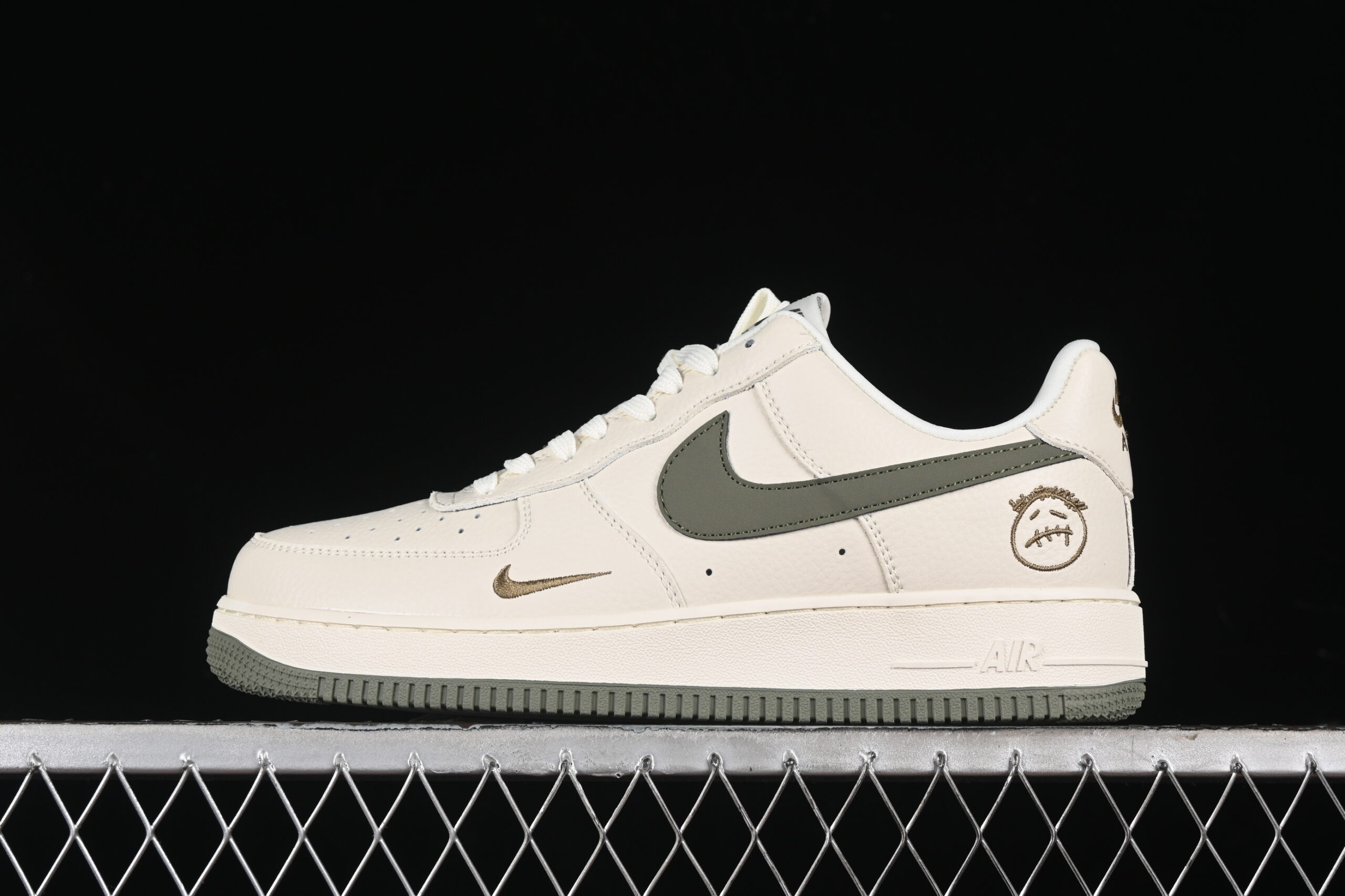 Nike Air Force 1'07 Low Collaboration - Cream White Green Air Force 1 Low Top Casual Skate Shoes DF0180-007