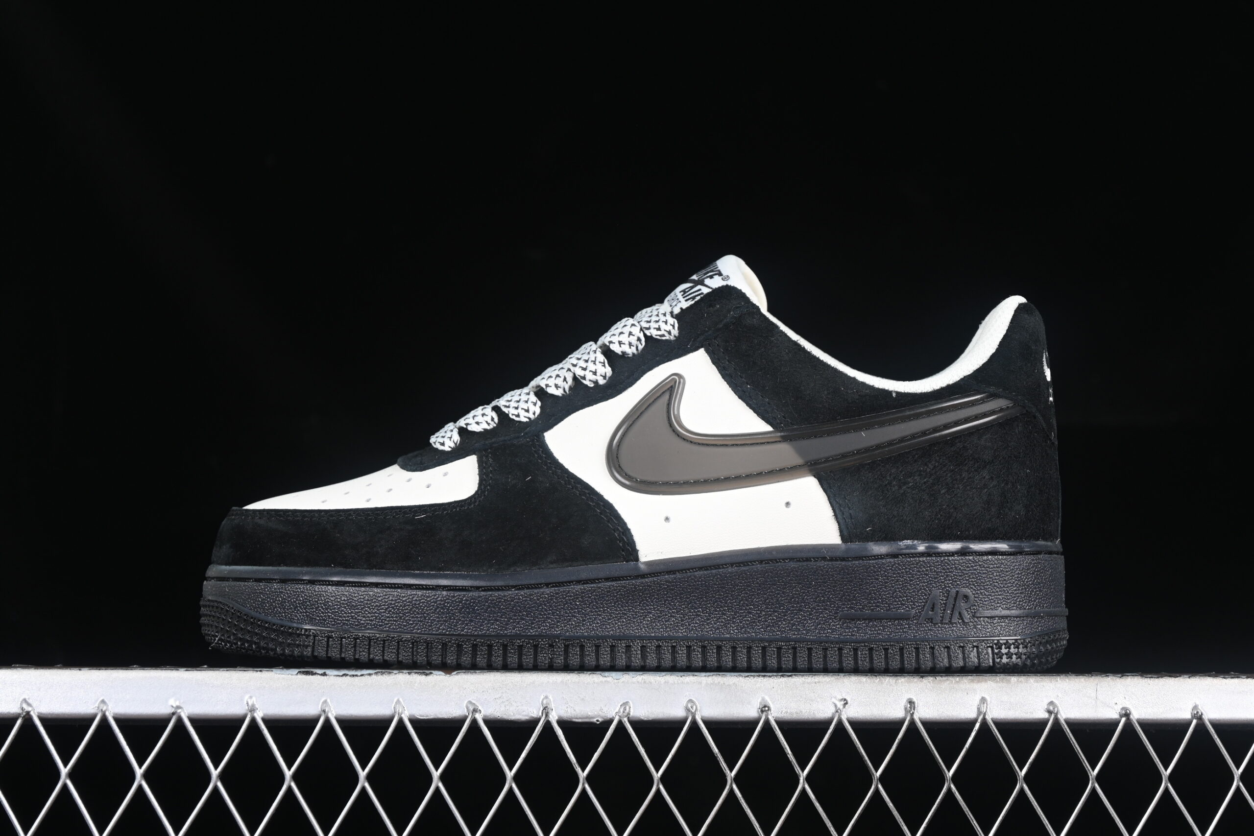 Nike Air Force 1'07 Low Black White Air Force 1 Low Top Casual Skate Shoes XD5696-631