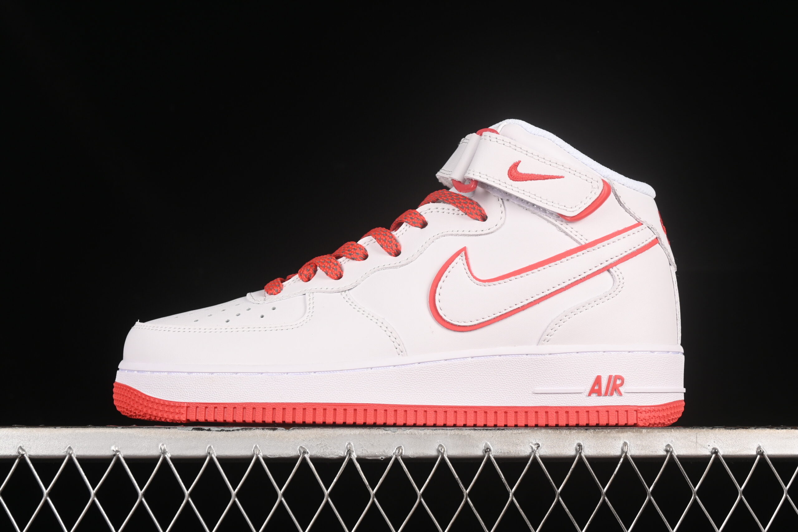 Nike Air Force 1'07 Mid Cream White Red Star Pattern Mid Top Air Force 1 Casual Skate Shoes Glitter WP5623-832