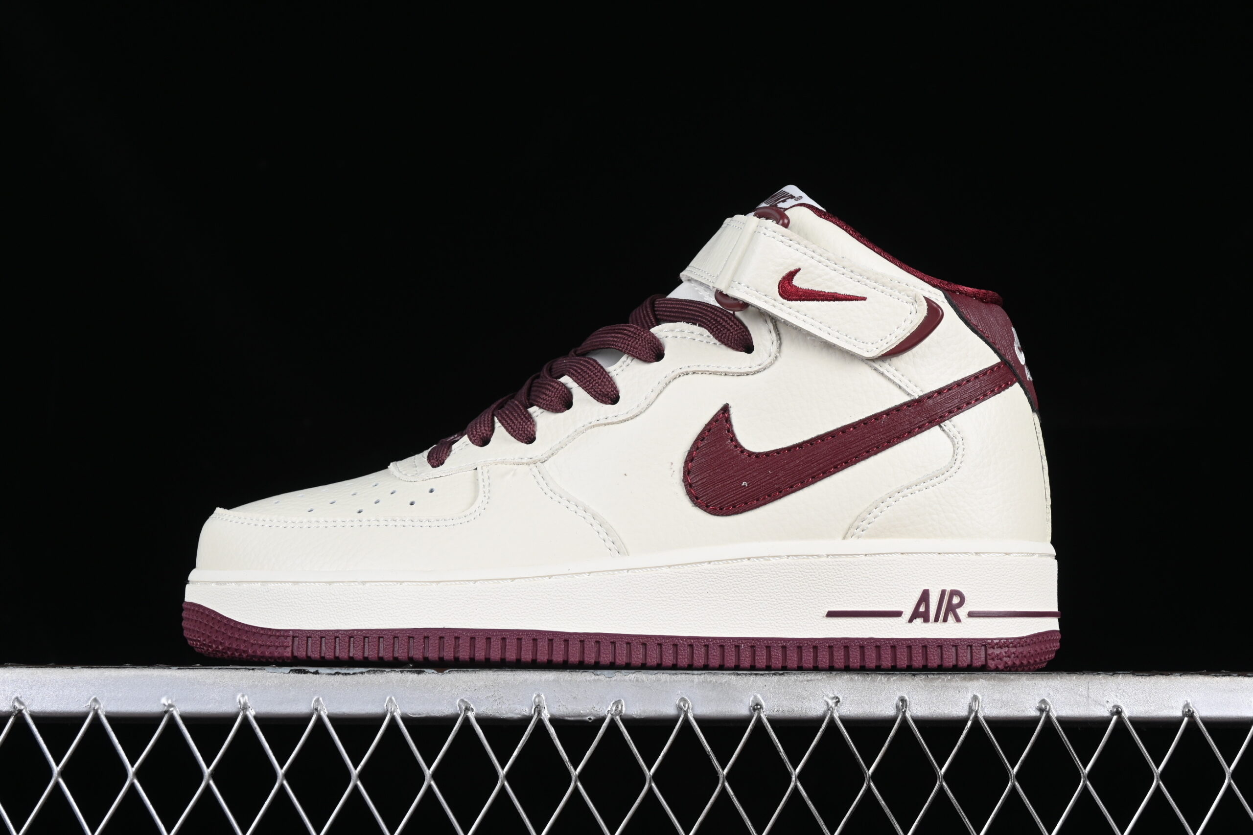 Nike Air Force 1'07 Mid Cream Red Colorway Air Force 1 Mid Top Casual Skate Shoes PA0920-008