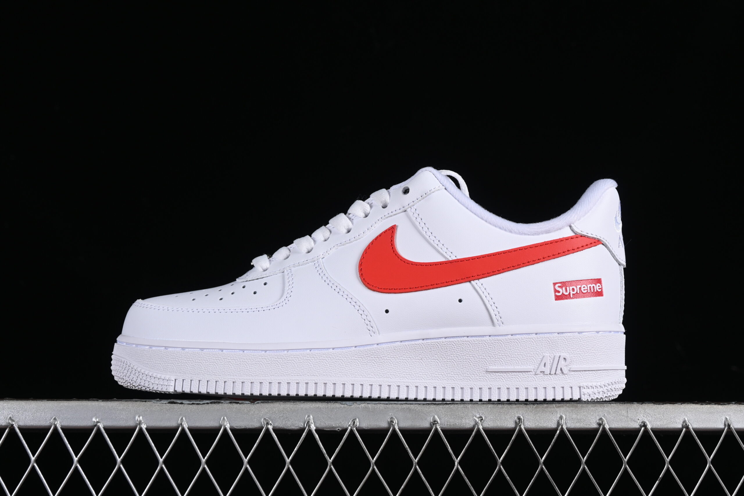 Supreme x Nike Air Force 1'07 Low Collaboration Air Force 1 Low Top Casual Skate Shoes CU9225-101